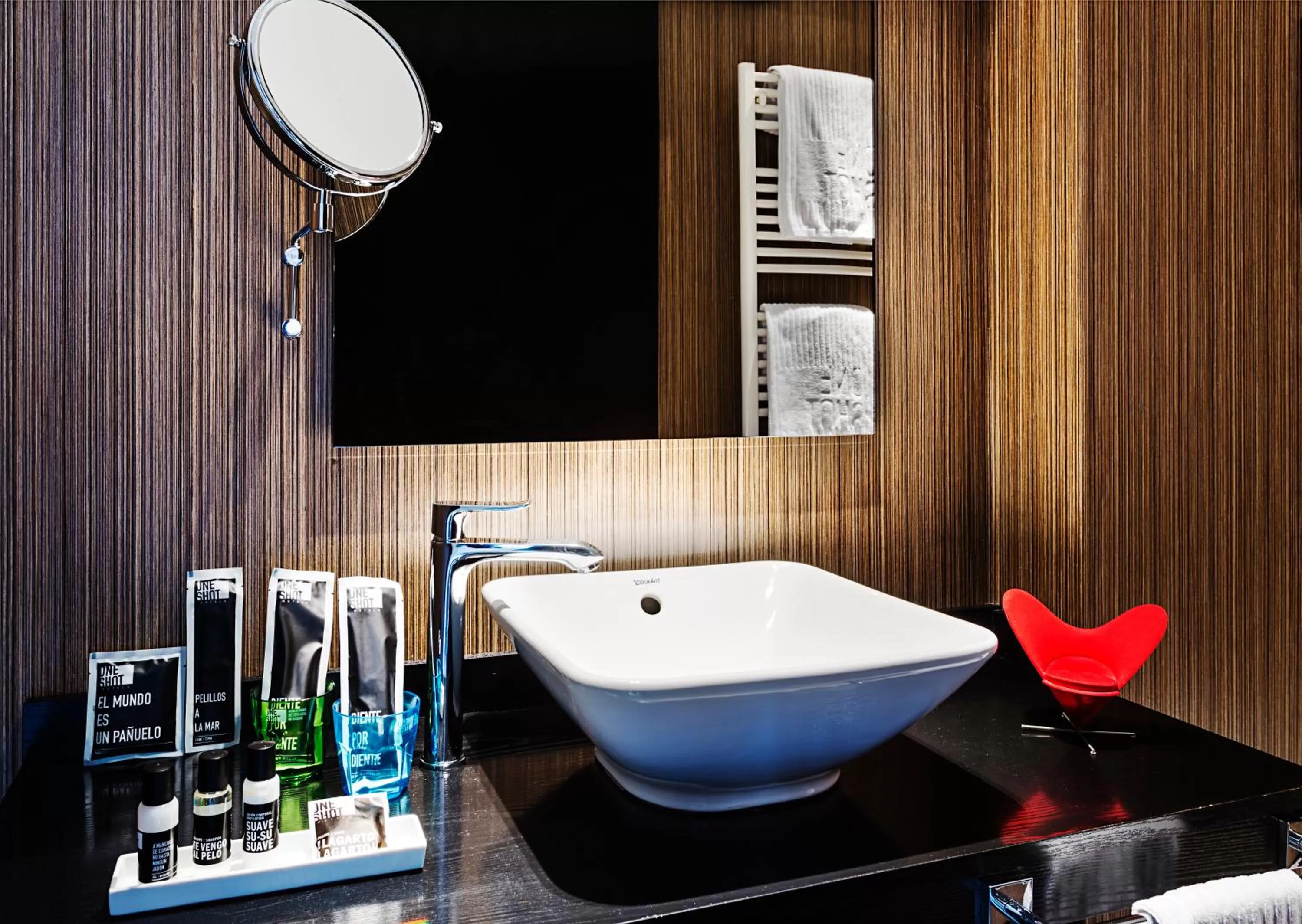 Bathroom in One Shot Luchana