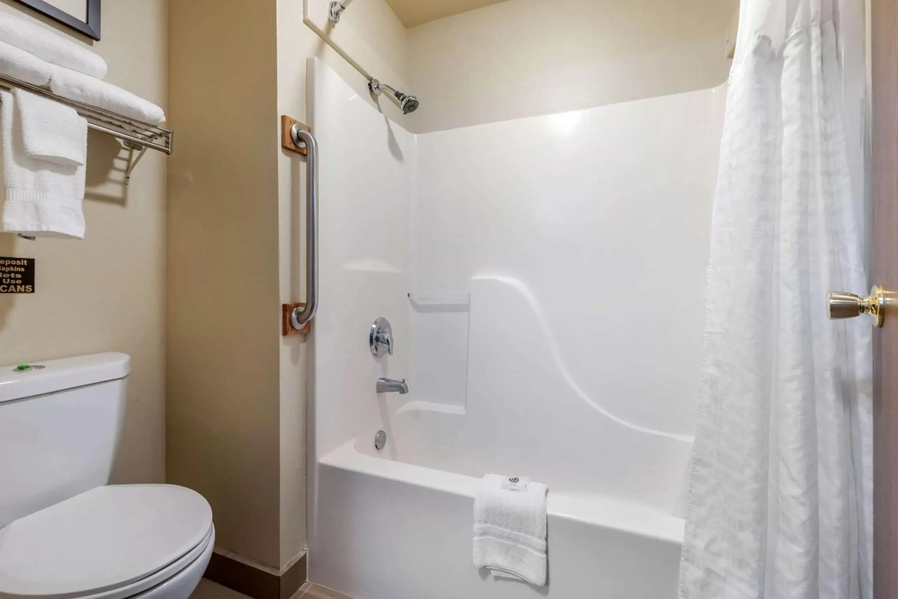 Photo of the whole room, Bathroom in Comfort Inn & Suites Alamosa