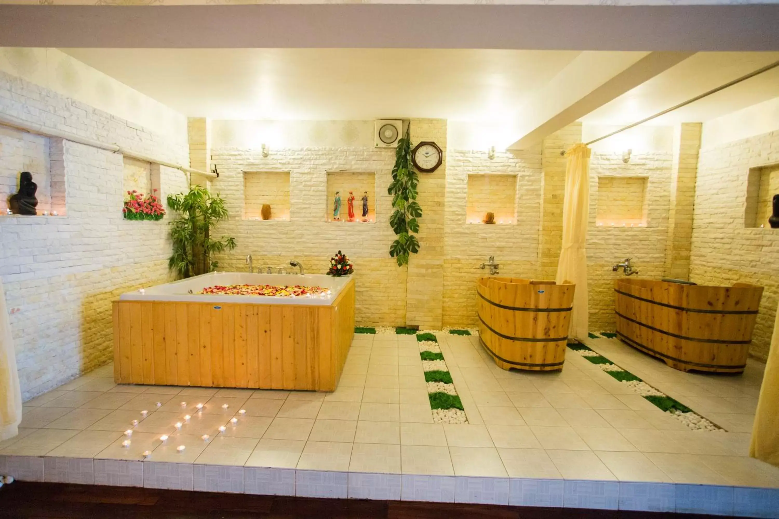 Sauna, Bathroom in Seagull Hotel