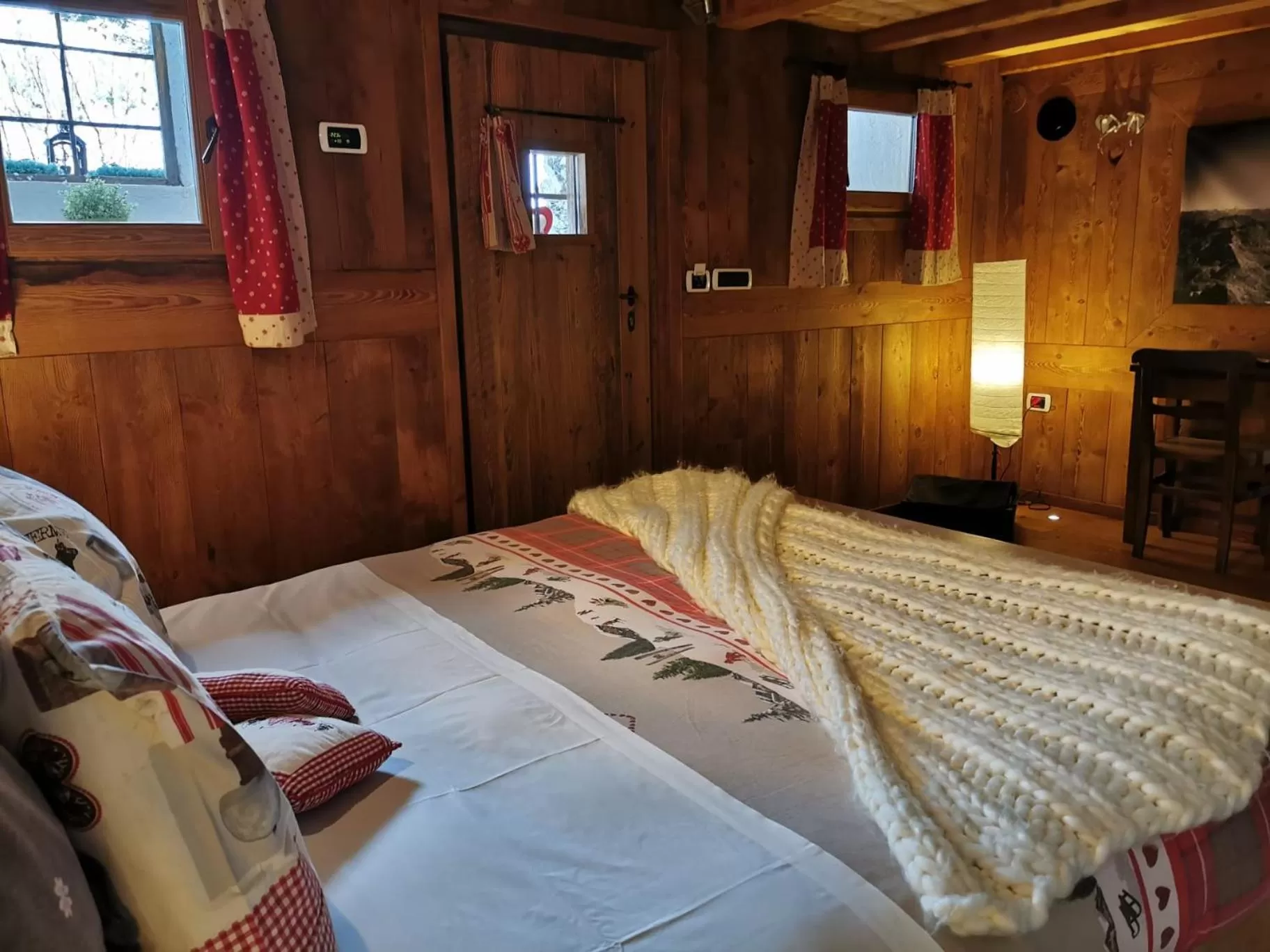 Photo of the whole room, Bed in Maison Le Cler