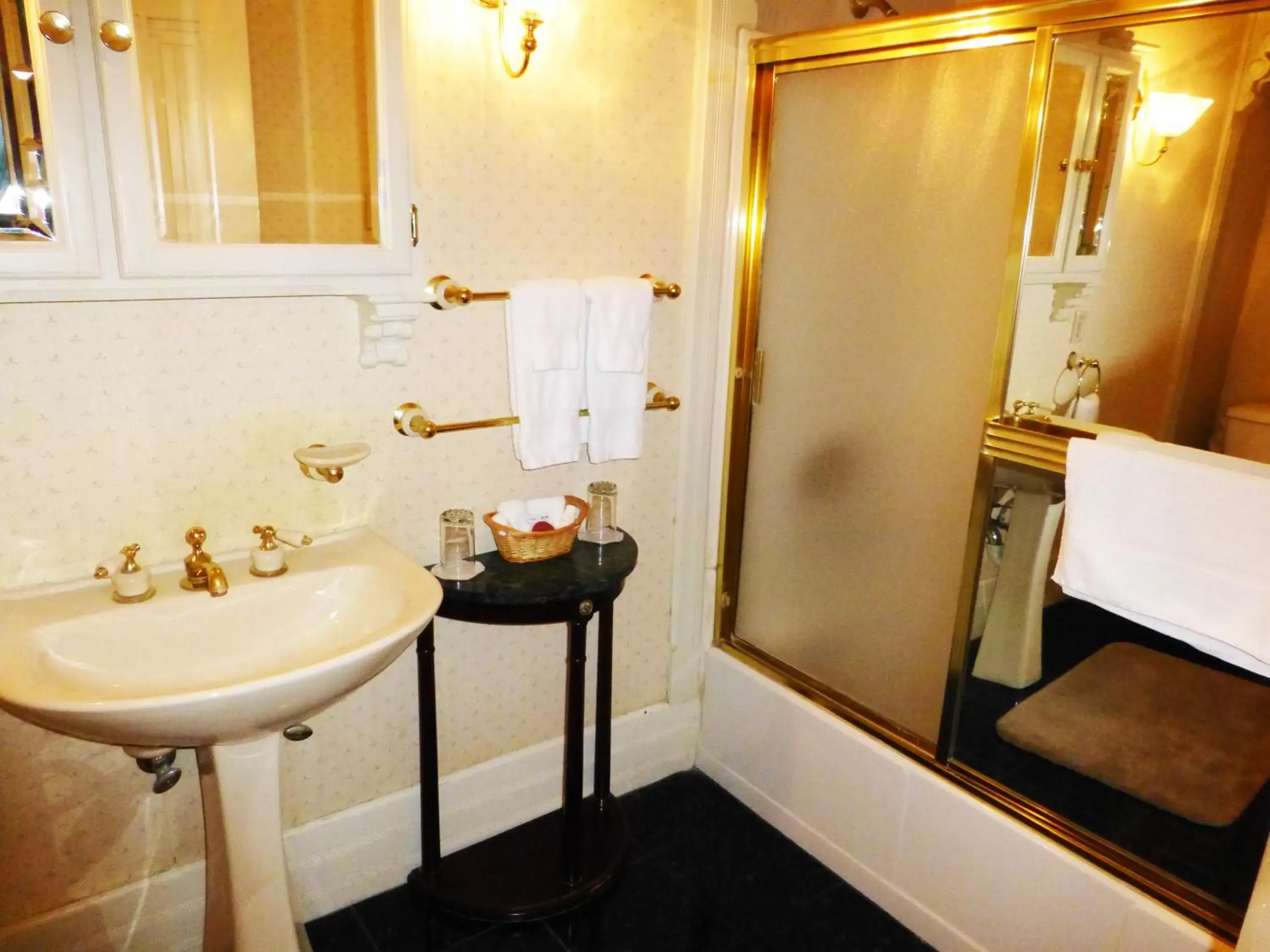 Bathroom in Victorian Inn