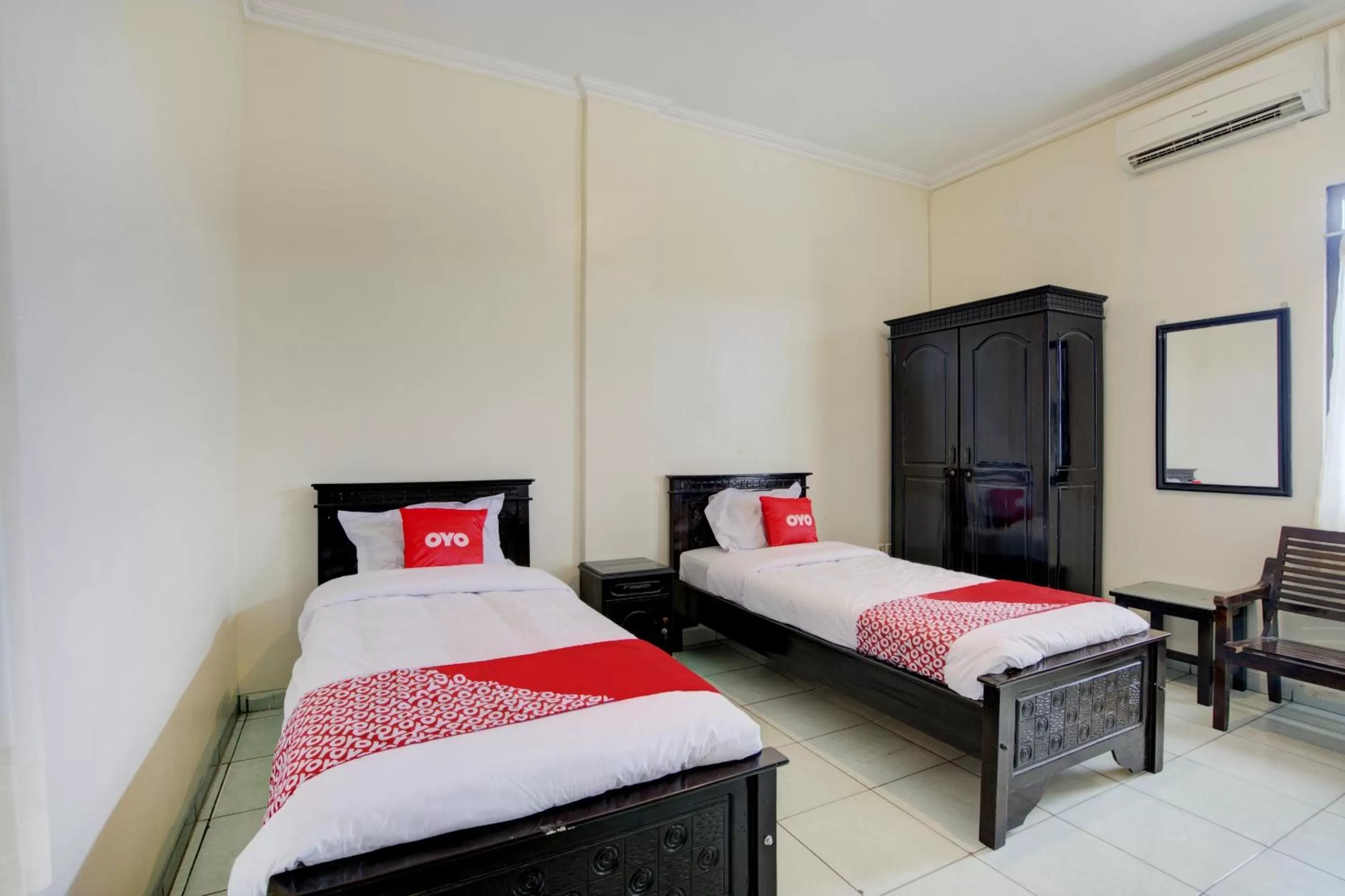 Bedroom, Bed in OYO 3862 Syariah Hotel Pandan Wangi