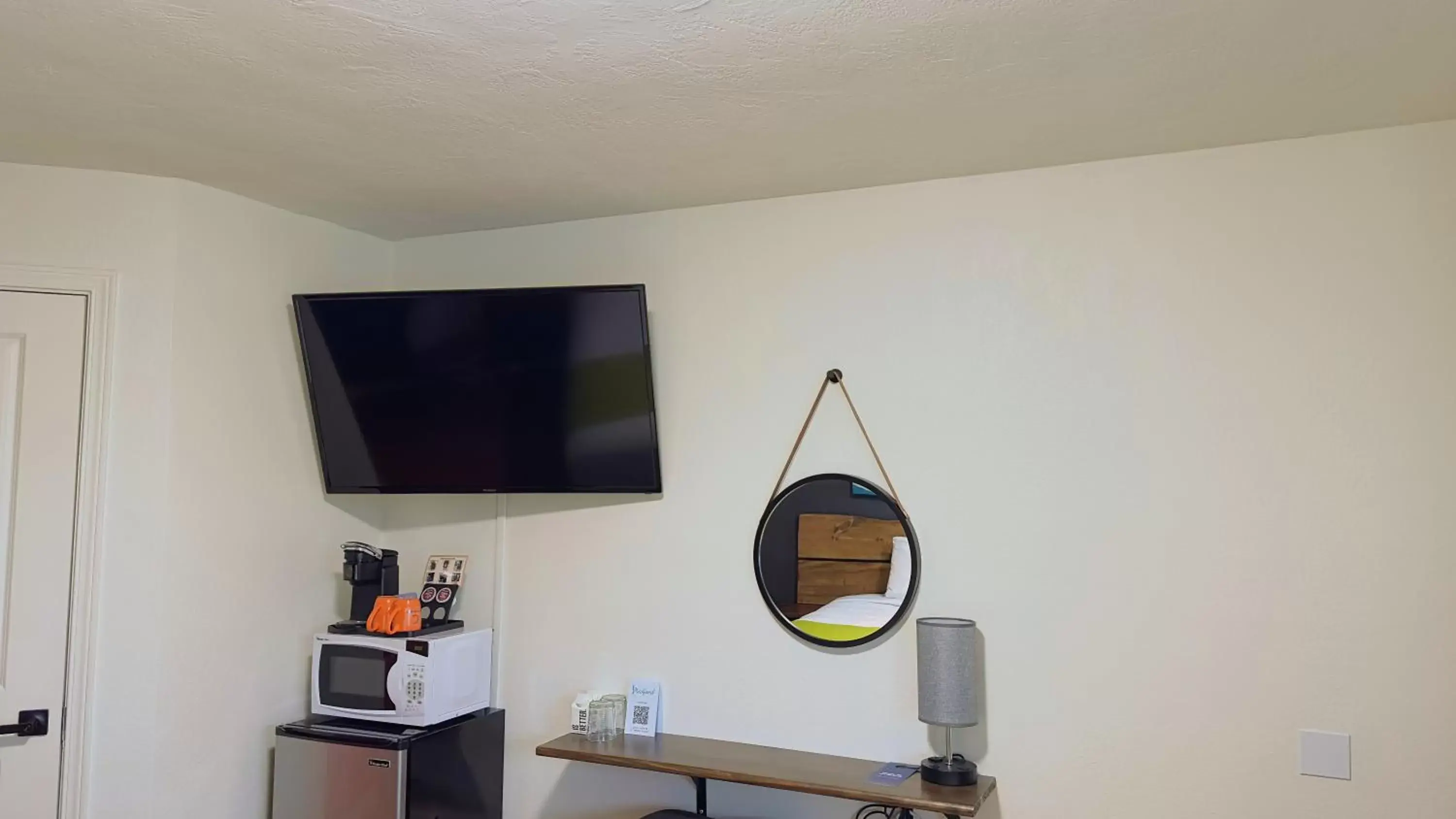 TV and multimedia, TV/Entertainment Center in City Center Motel