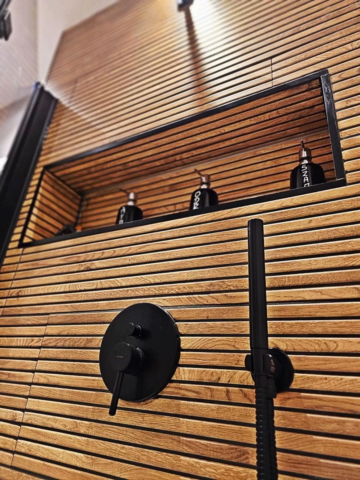 Shower in Safir przy samym WYCIĄGU