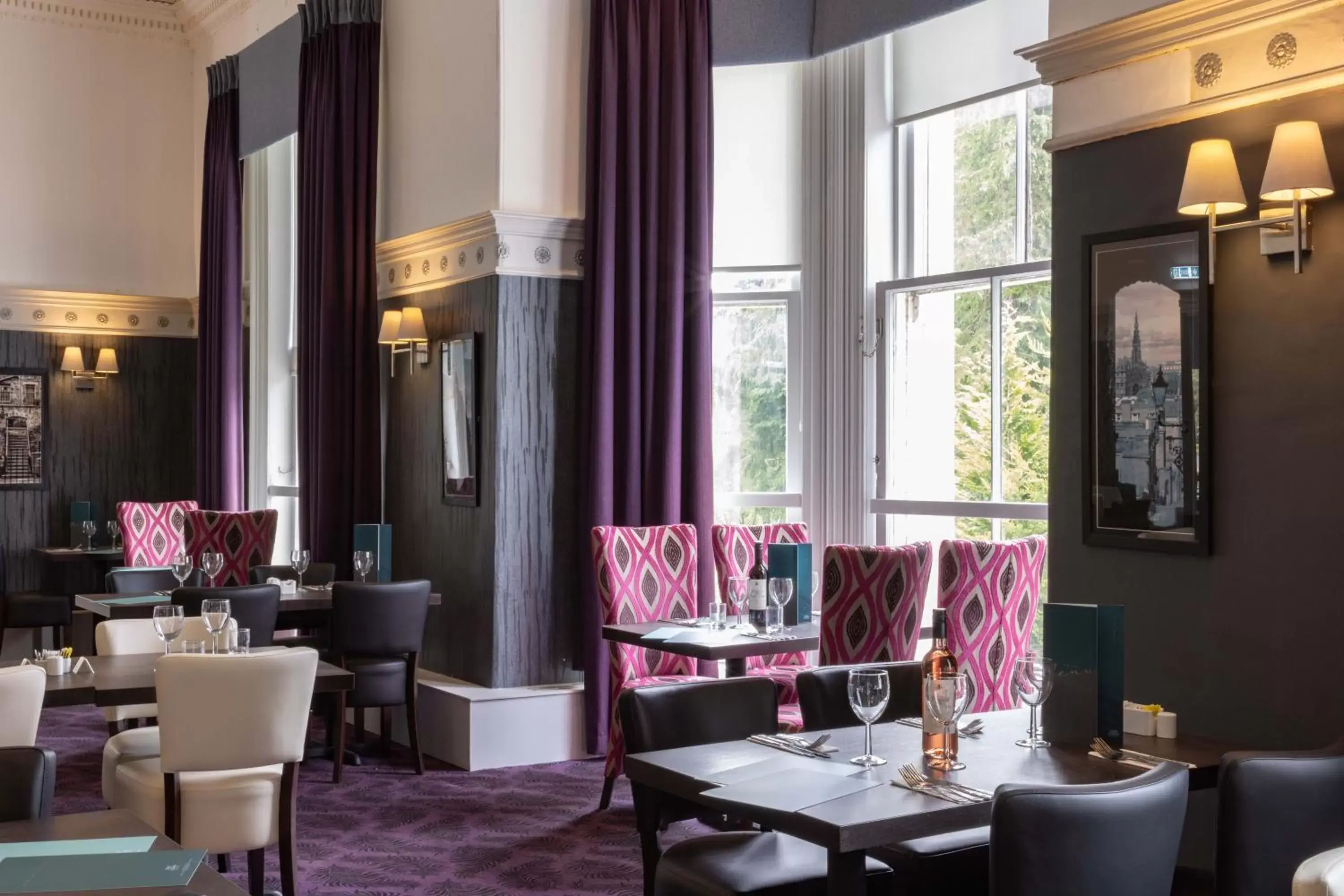 Lounge or bar, Restaurant/Places to Eat in The Waverley Castle Hotel