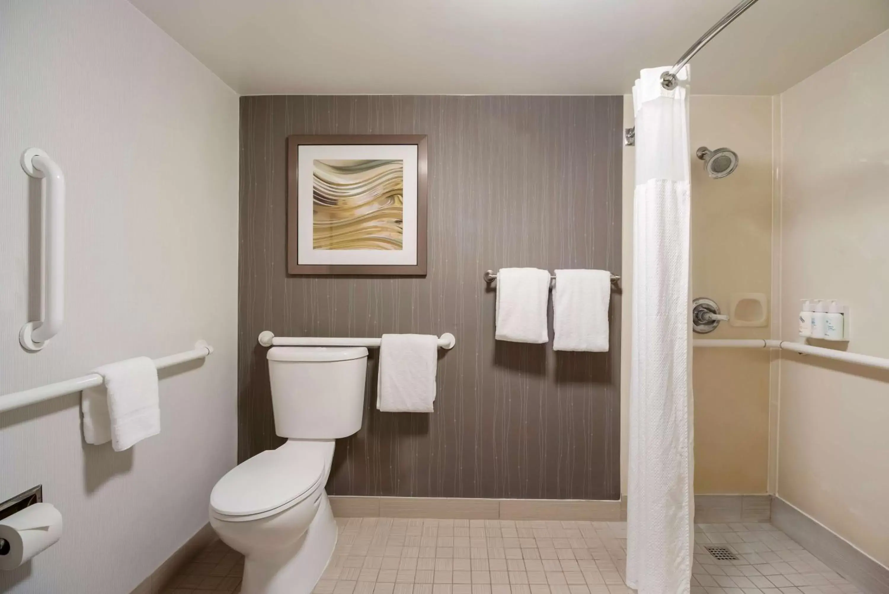 Bathroom in Sonesta Select Huntington Beach Fountain Valley