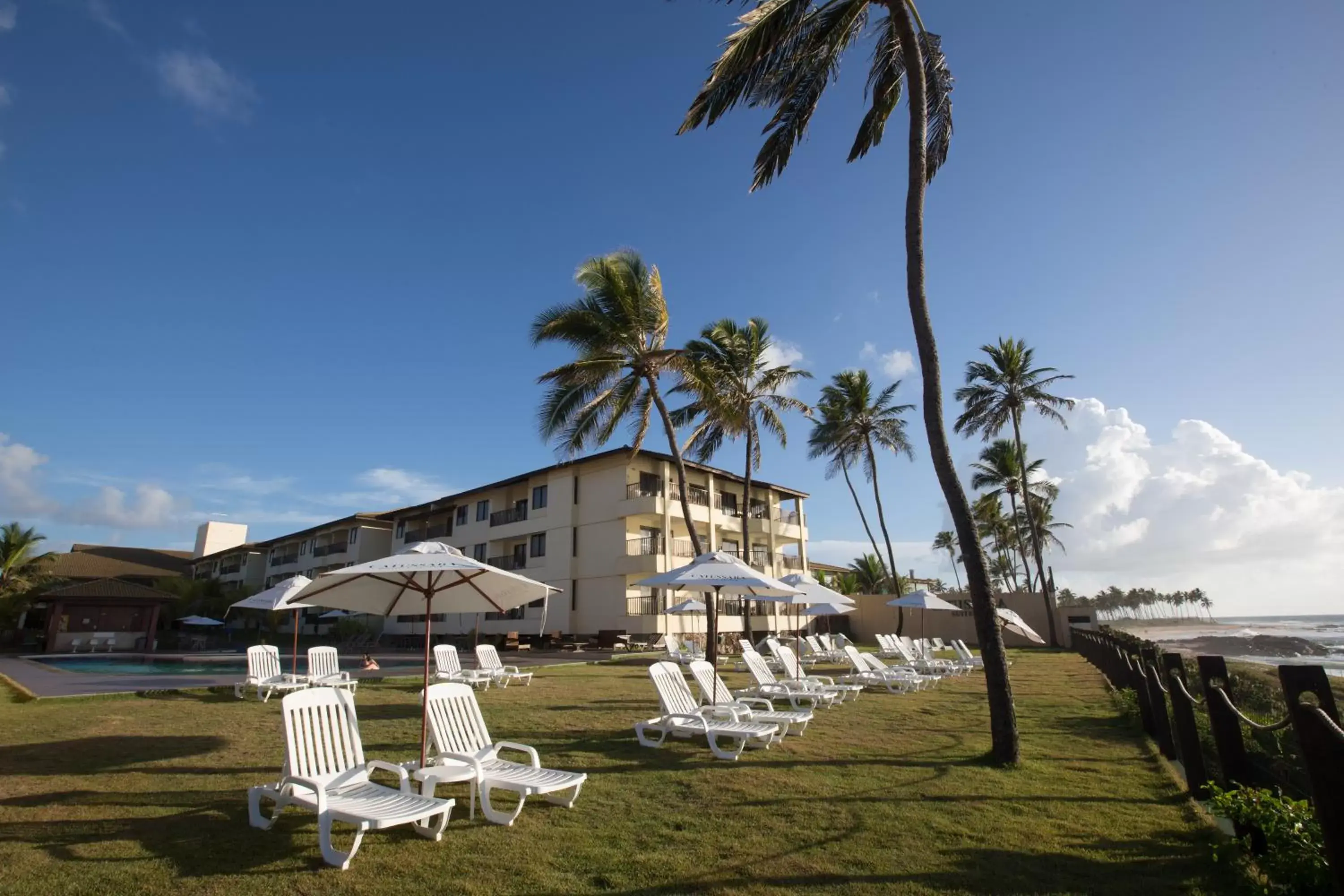 Pool view, Property Building in Catussaba Suítes Resort