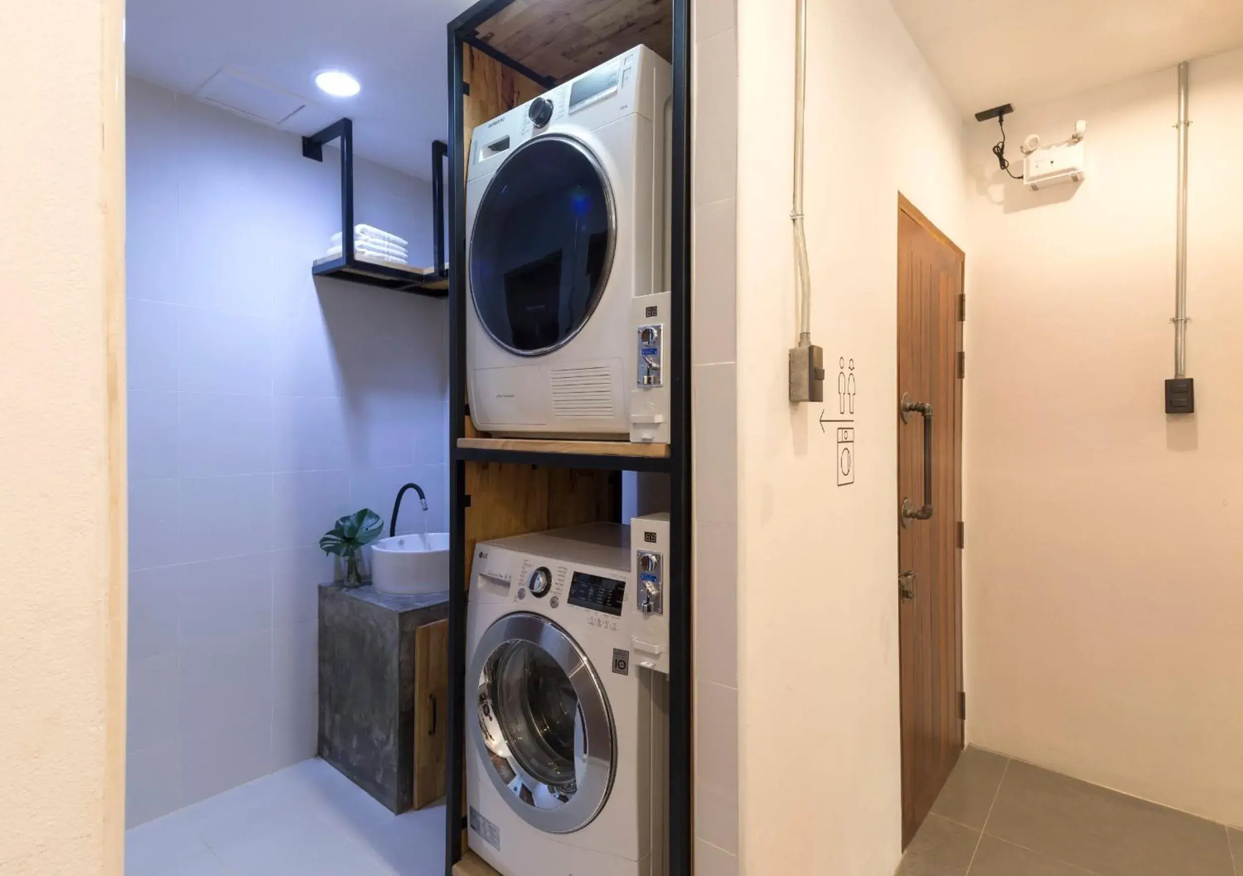 laundry, Kitchen/Kitchenette in Timber Hostel by ZUZU