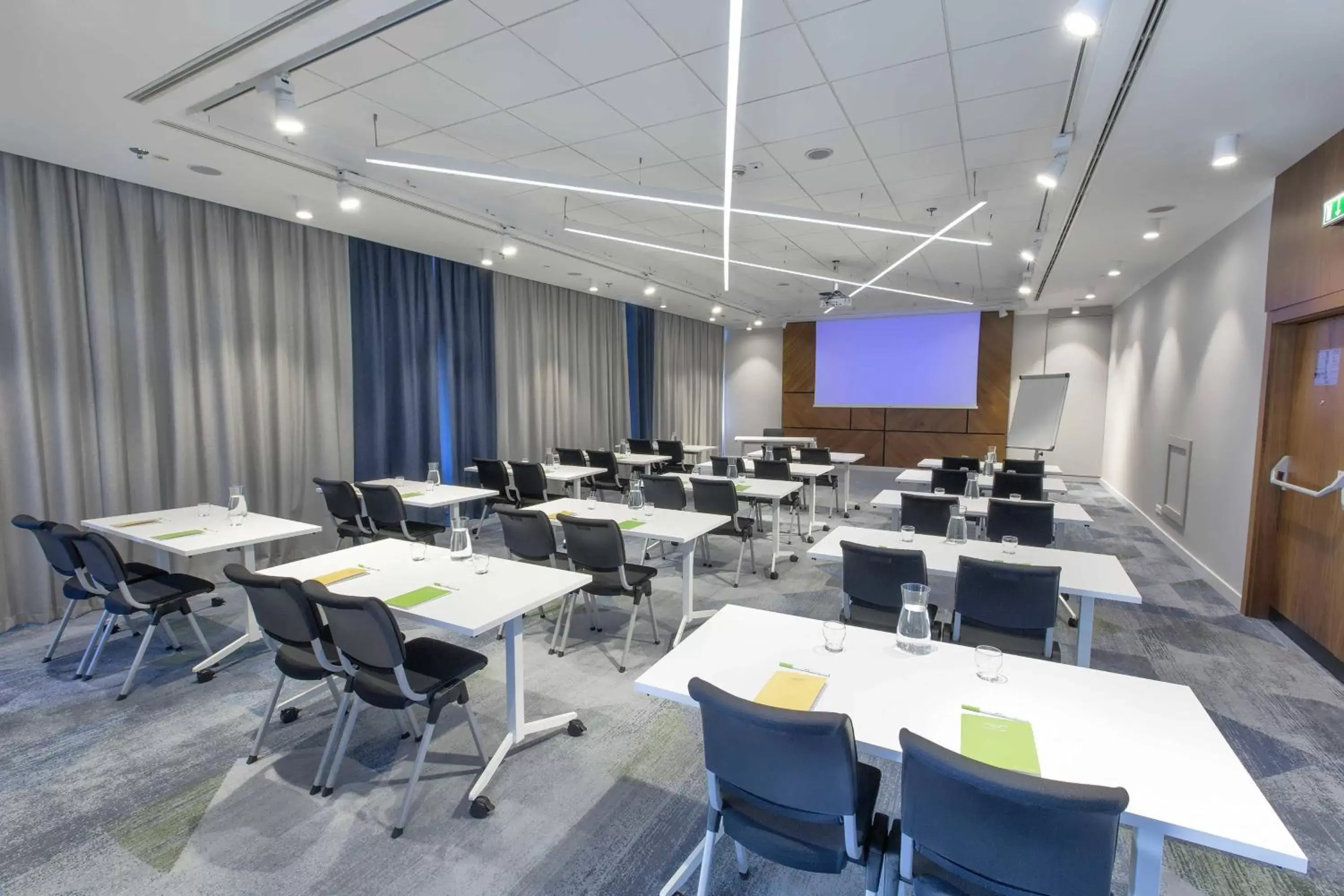 Meeting/conference room, Business Area/Conference Room in Courtyard by Marriott Katowice City Center