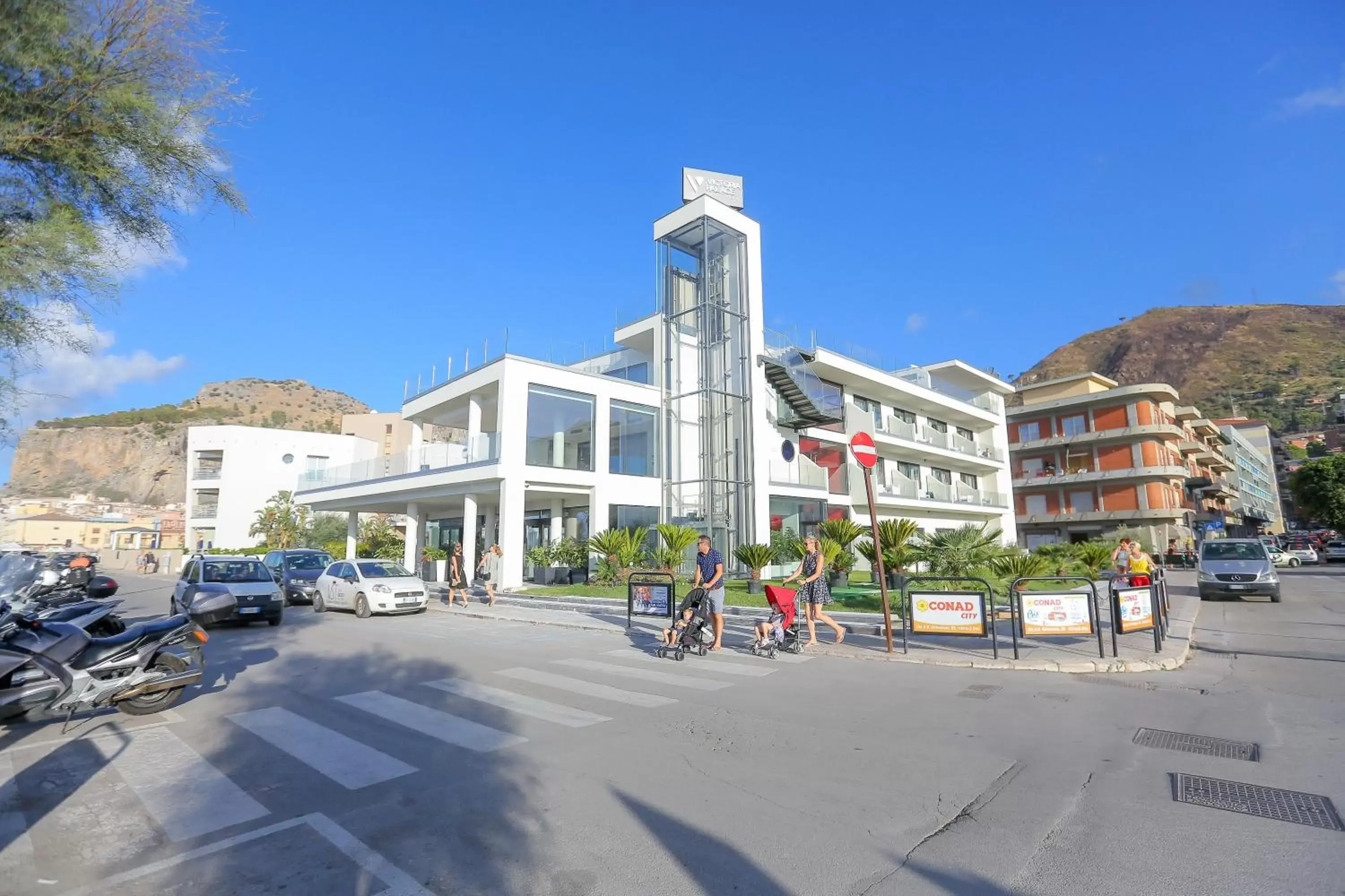 Property Building in Victoria Palace Cefalù