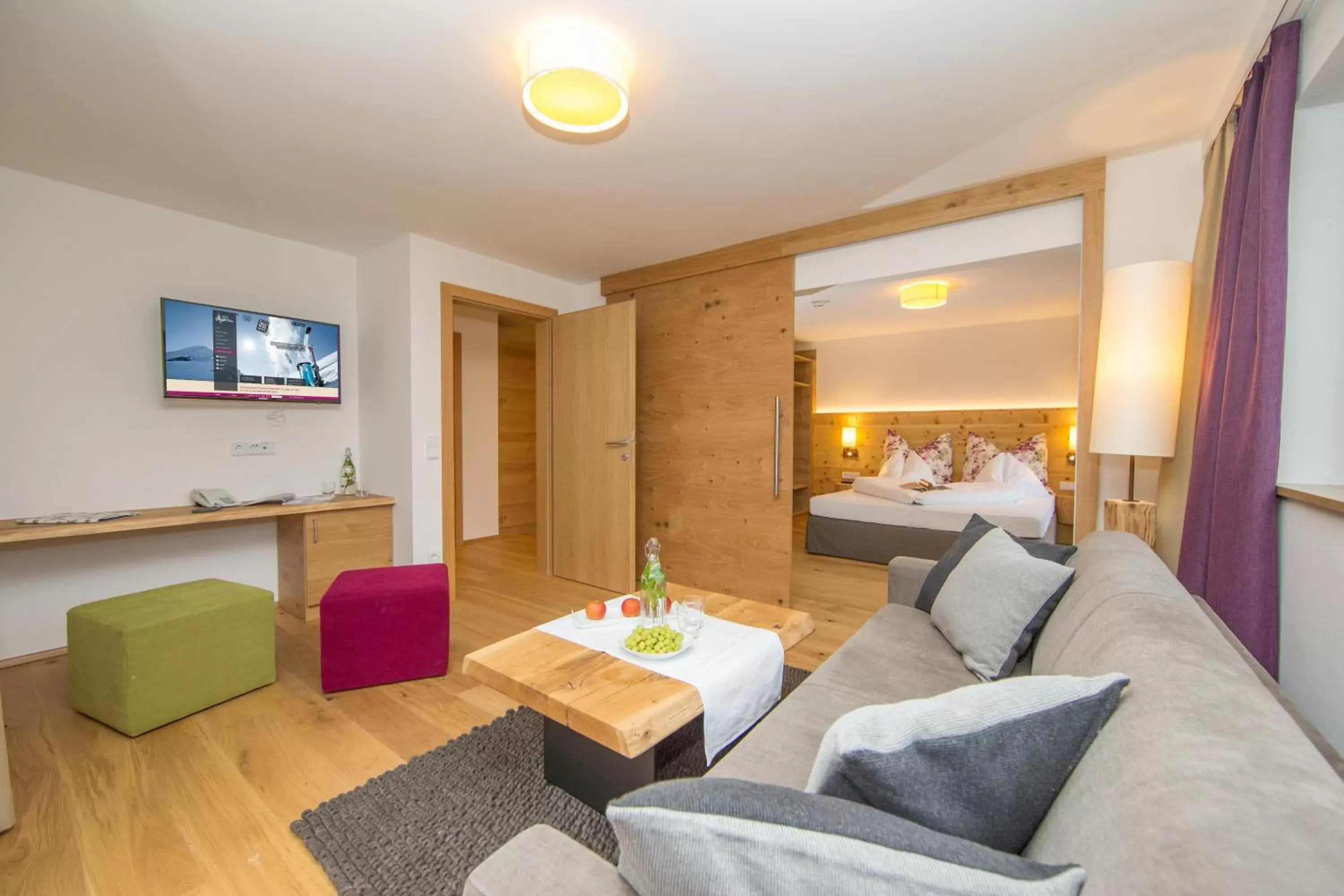 Two-Bedroom Suite with Balcony in Hotel Stadt Wien