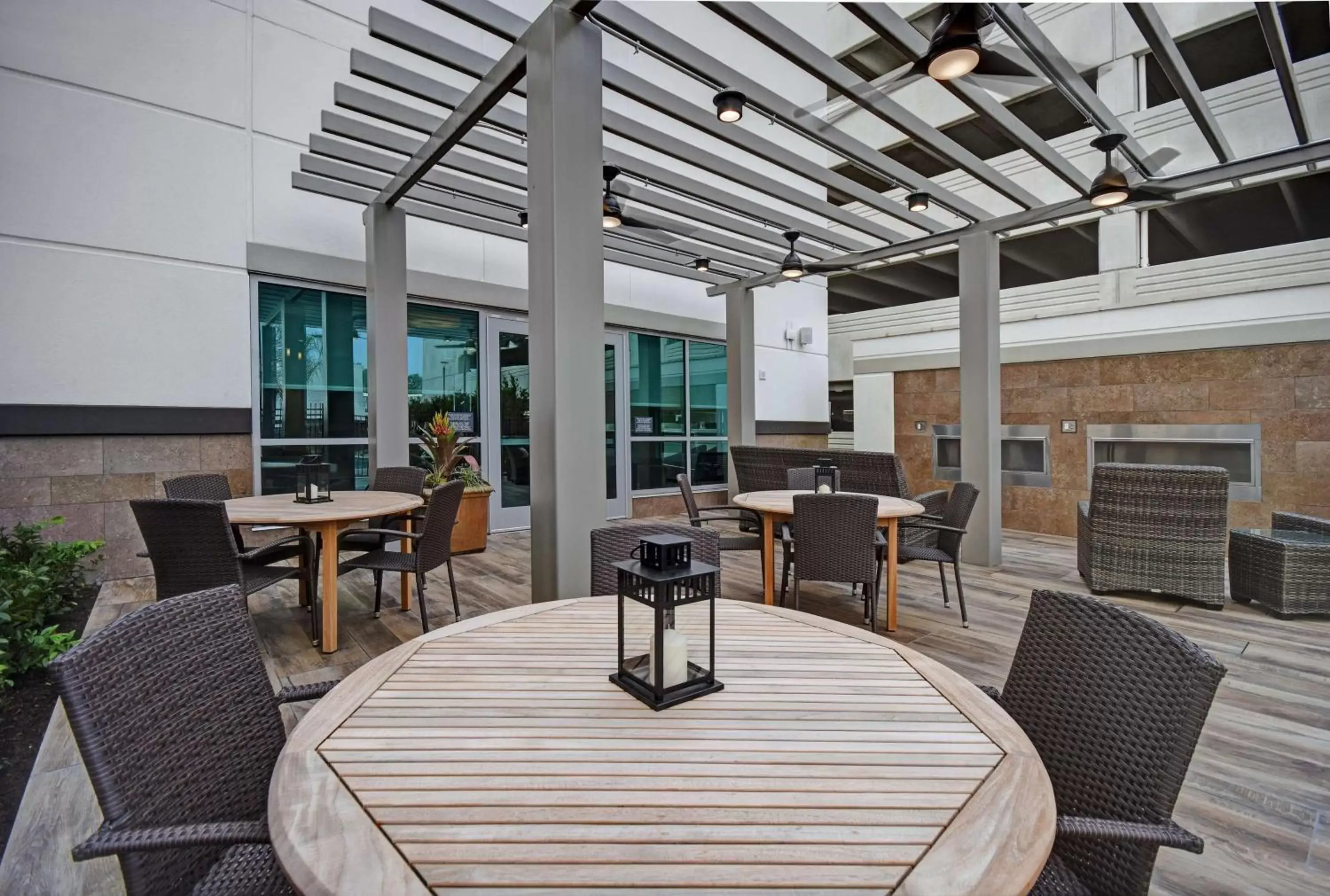 Patio, Restaurant/Places to Eat in Home2 Suites by Hilton Houston Medical Center, TX