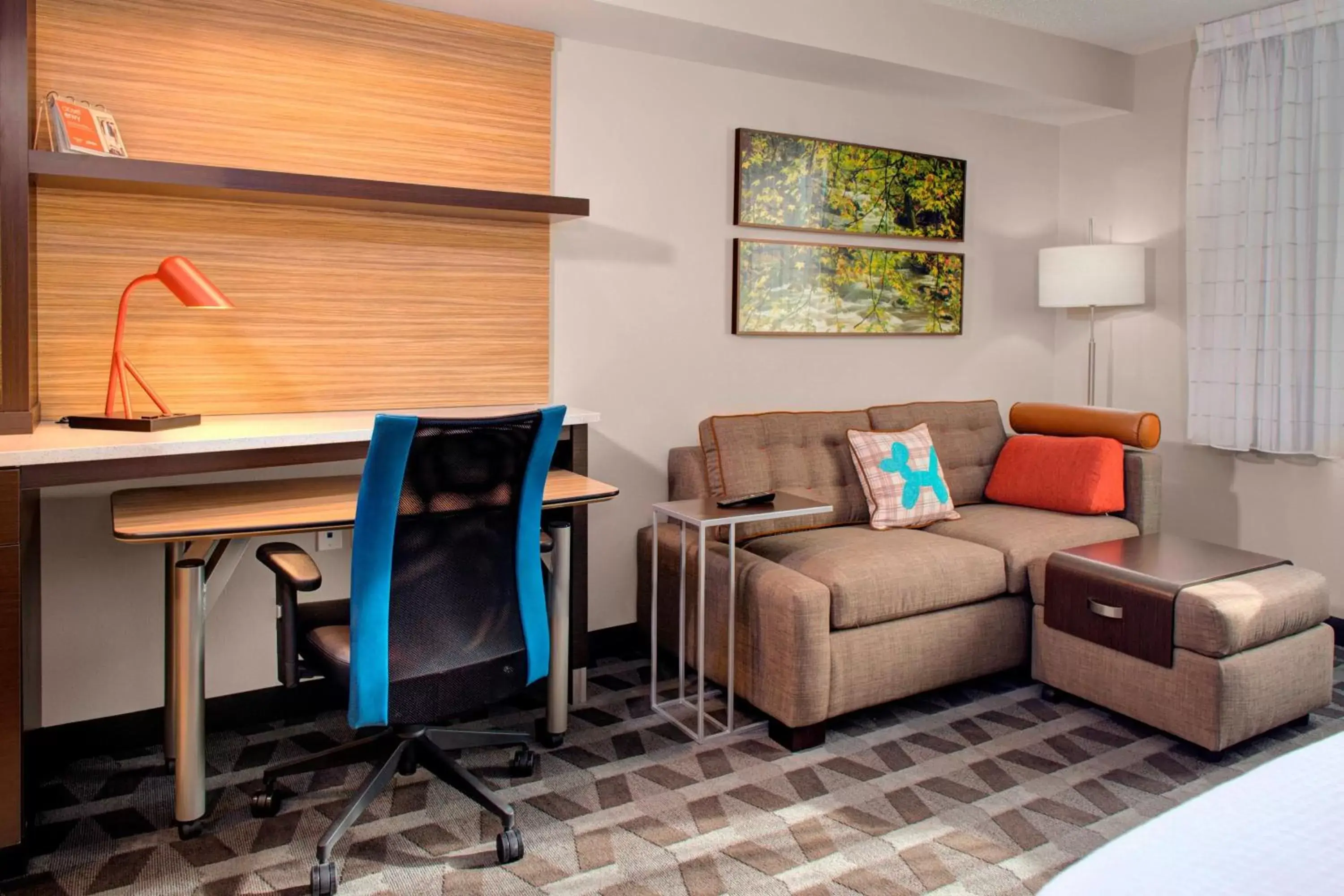 Photo of the whole room, Seating Area in TownePlace Suites by Marriott Parkersburg