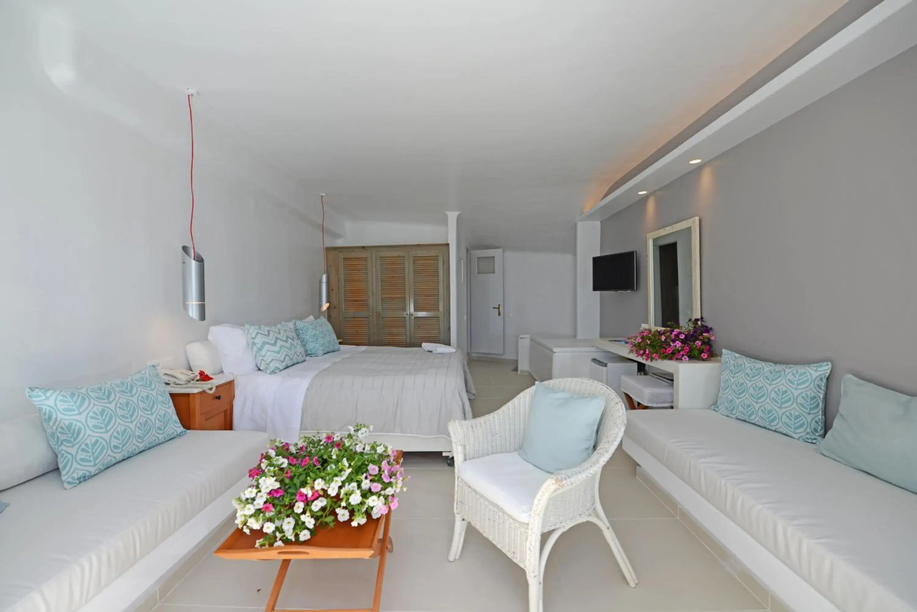 Photo of the whole room, Bed in Mykonos View Hotel Photo of the whole room, Bed in Mykonos View Hotel