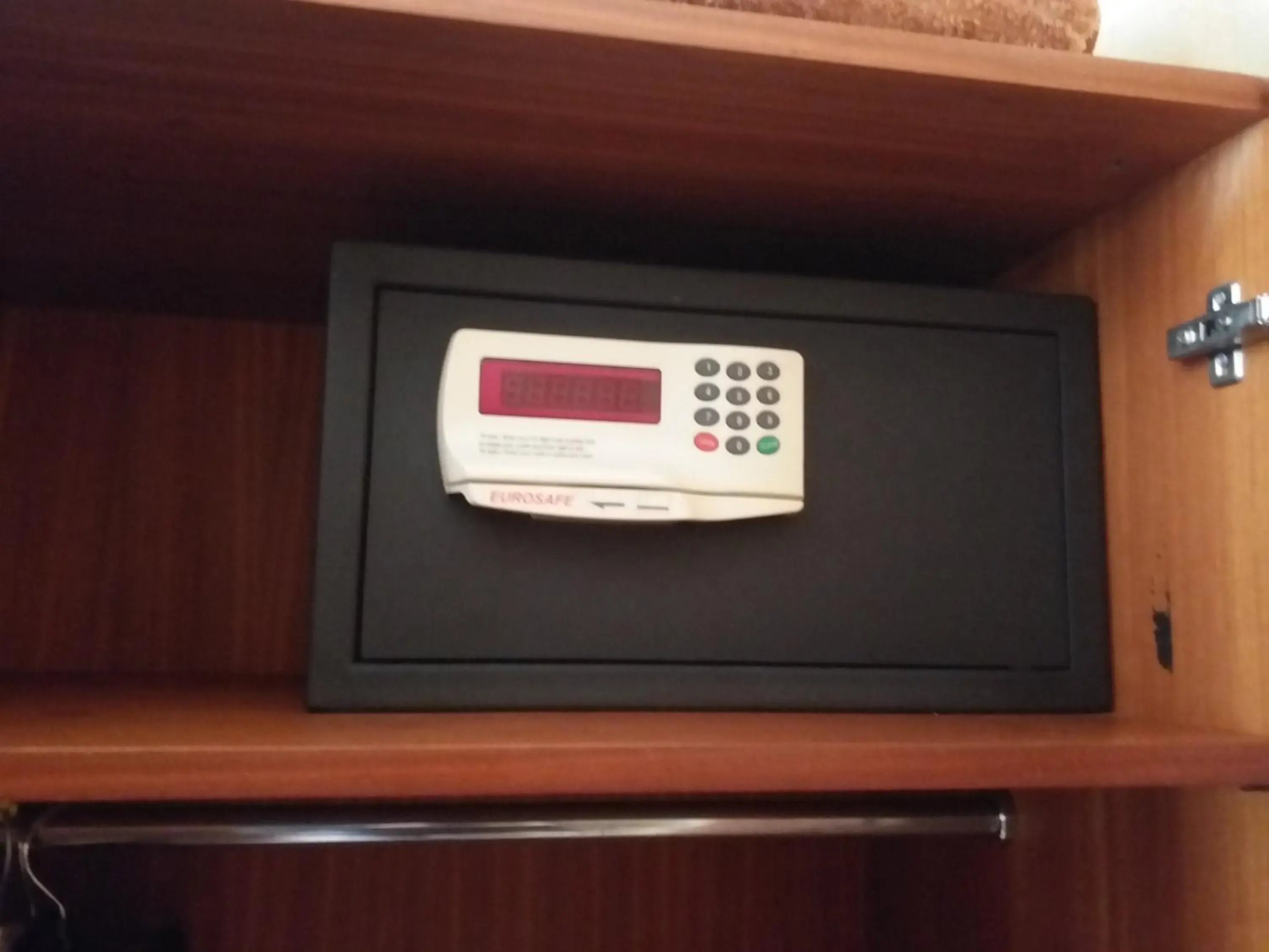 safe, TV/Entertainment Center in Hotel Inter Istanbul