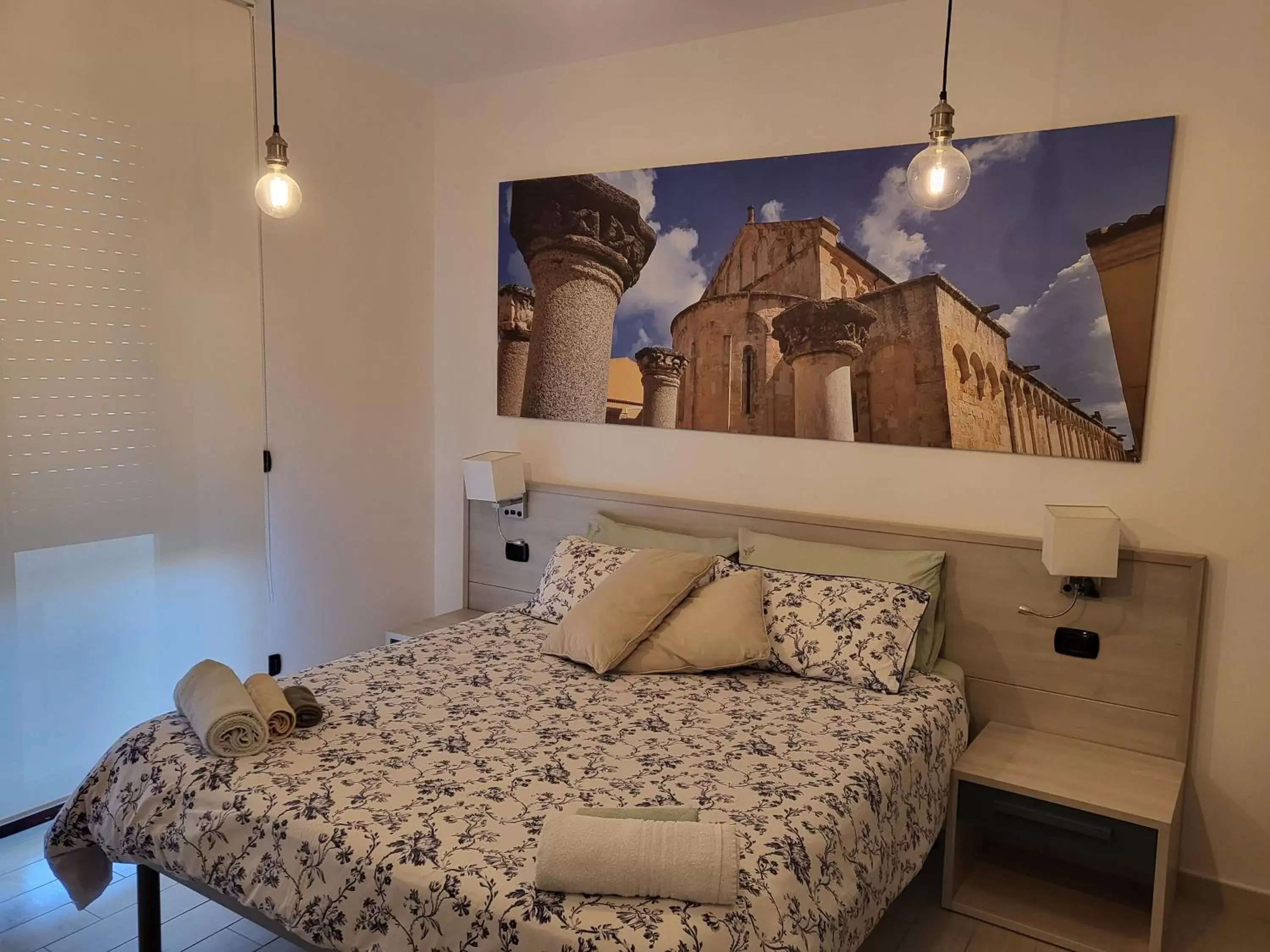 Bedroom, Bed in Re Barbaro