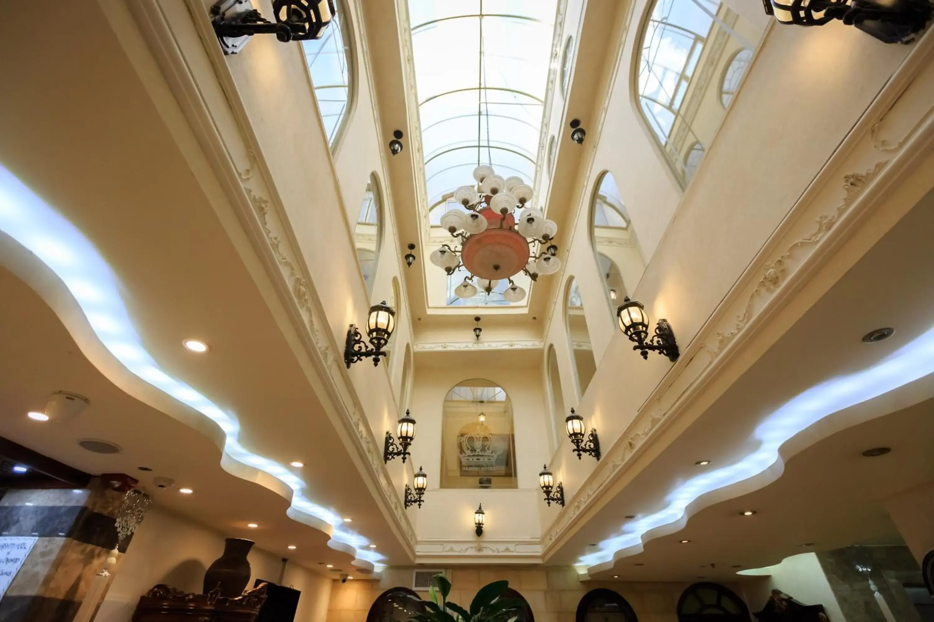 Facade/entrance, Lobby/Reception in Hashimi Hotel