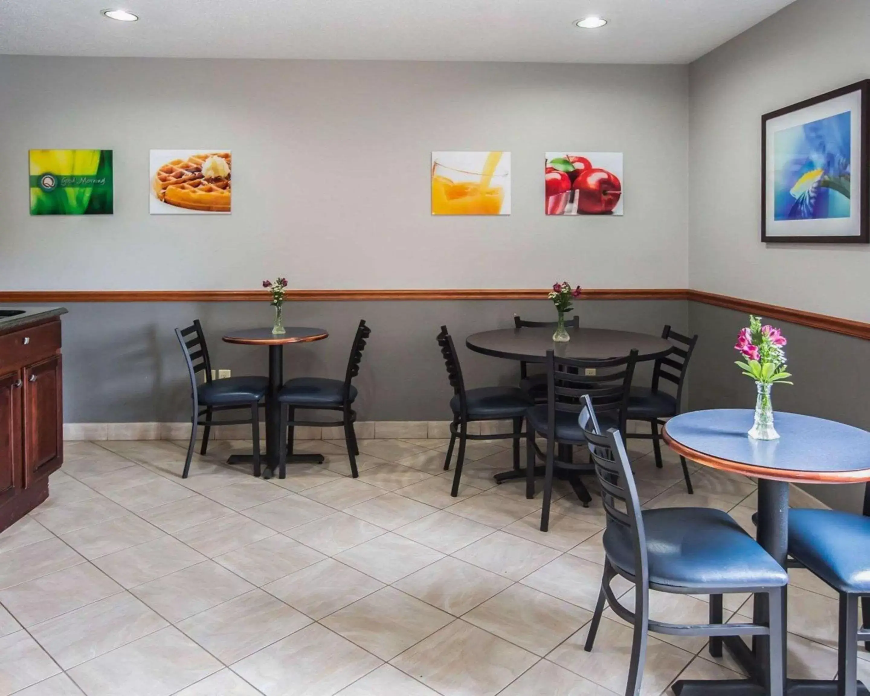 Restaurant/places to eat in Quality Inn Dundee Restaurant/places to eat in Quality Inn Dundee