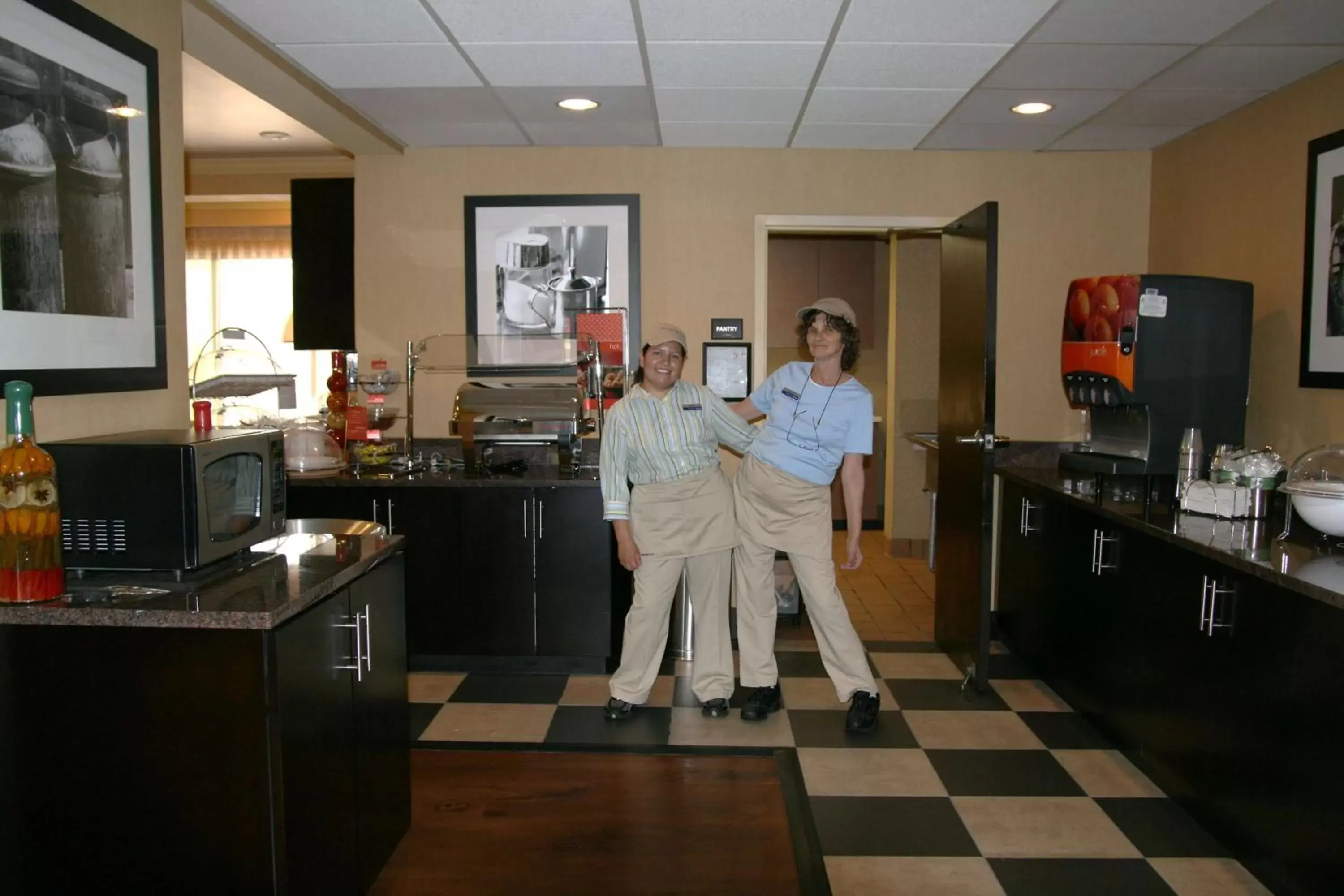 Dining area in Hampton Inn Dalton