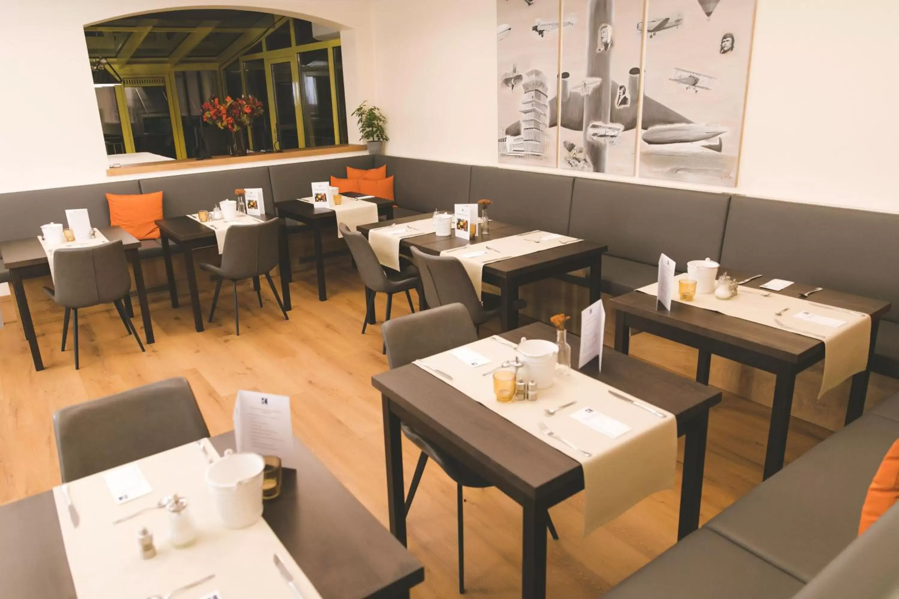 Restaurant/Places to Eat in Das Reinisch Airport Hotel & Restaurant