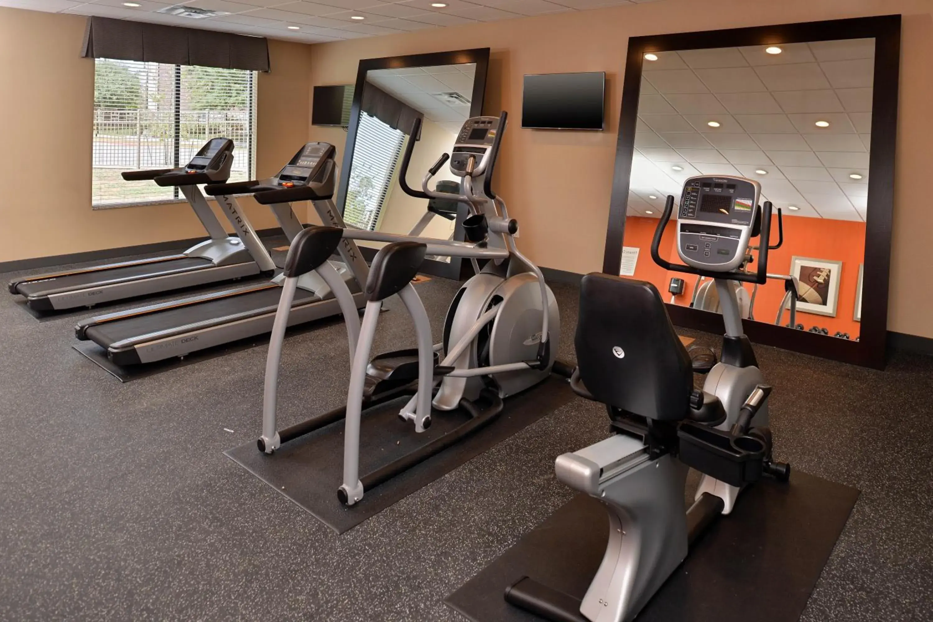 Fitness centre/facilities, Fitness Center/Facilities in Holiday Inn Express & Suites Austin South, an IHG Hotel