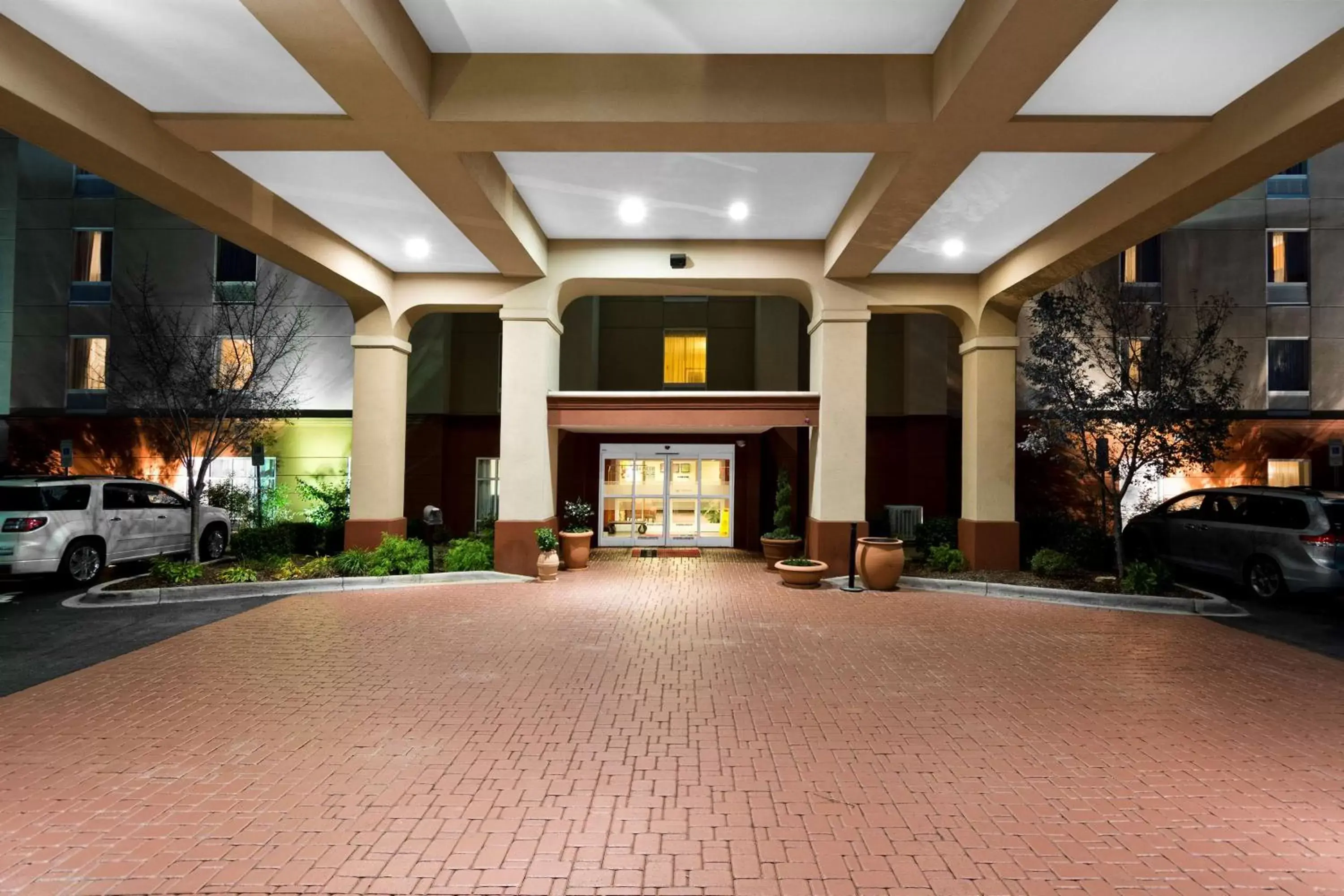 Property building in Hampton Inn Statesville Property building in Hampton Inn Statesville