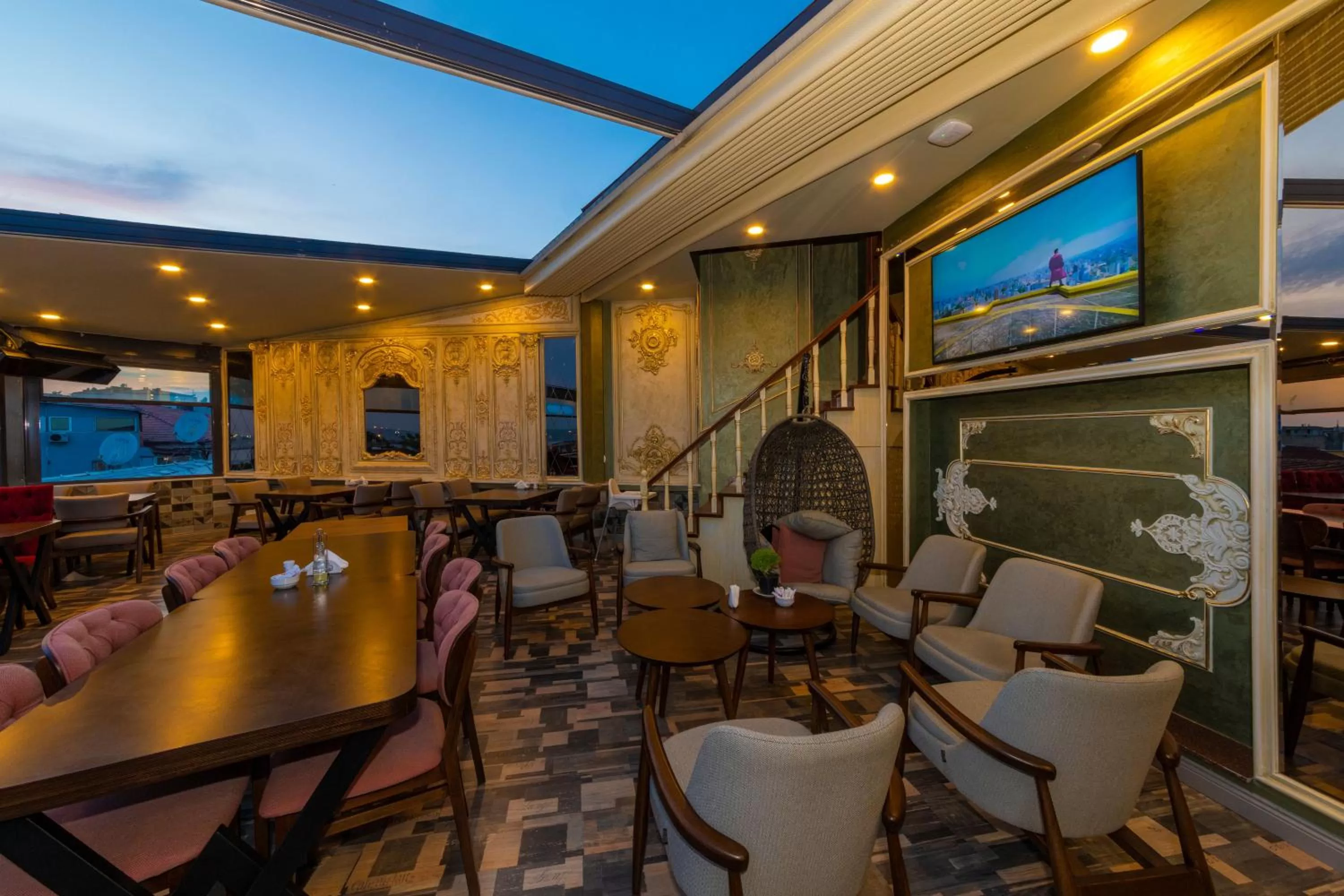 Restaurant/places to eat in Golden Sand Hotel