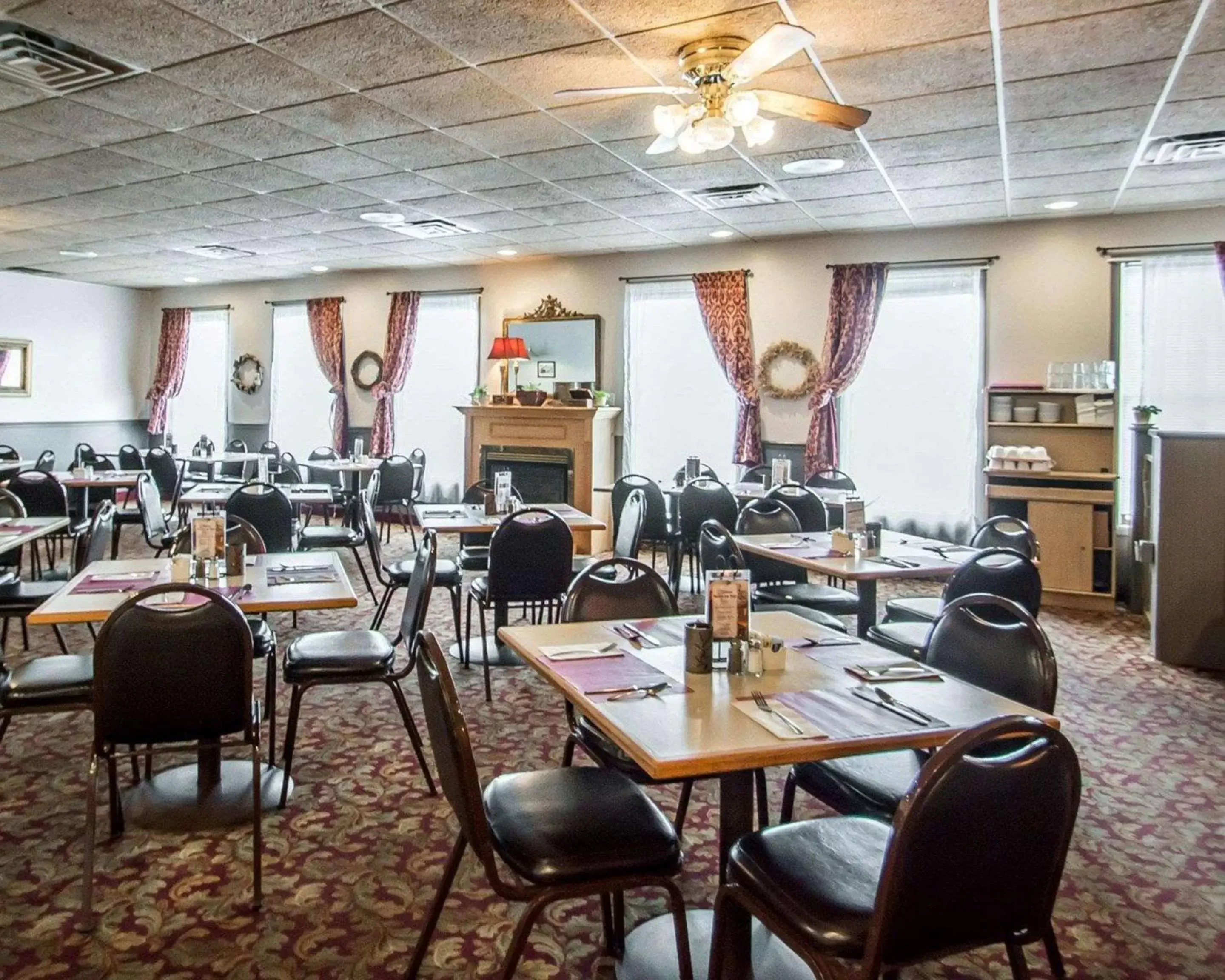 Restaurant/Places to Eat in Rodeway Inn Lakeville