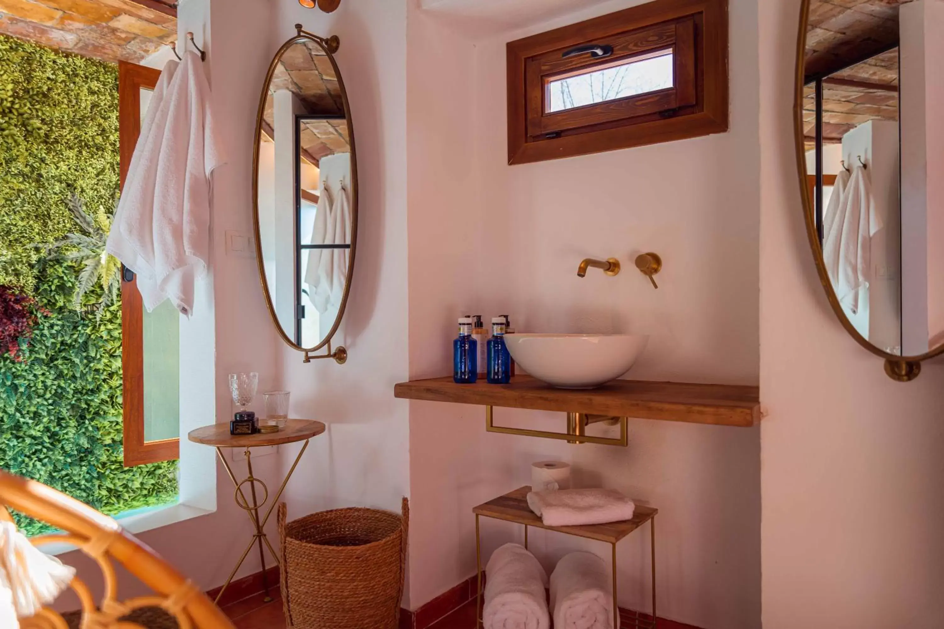 Bathroom in CANDIL SUITE Realejo