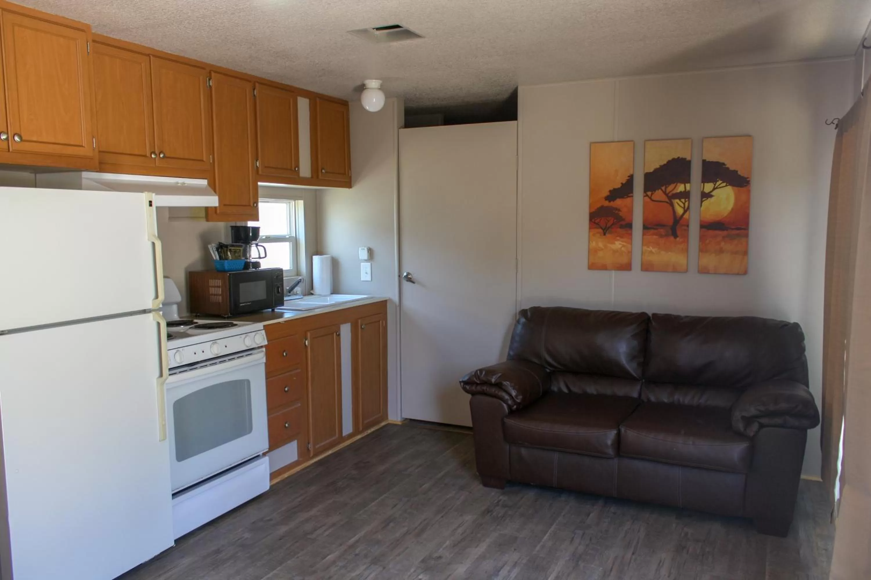 Kitchen or kitchenette, Kitchen/Kitchenette in Rayburn Inn