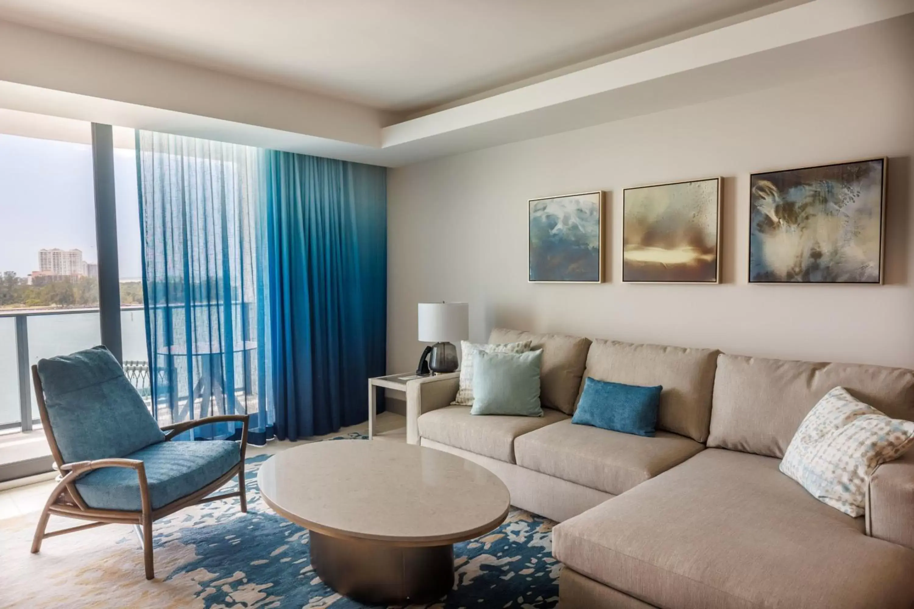 Living room, Seating Area in JW Marriott Clearwater Beach Resort & Spa