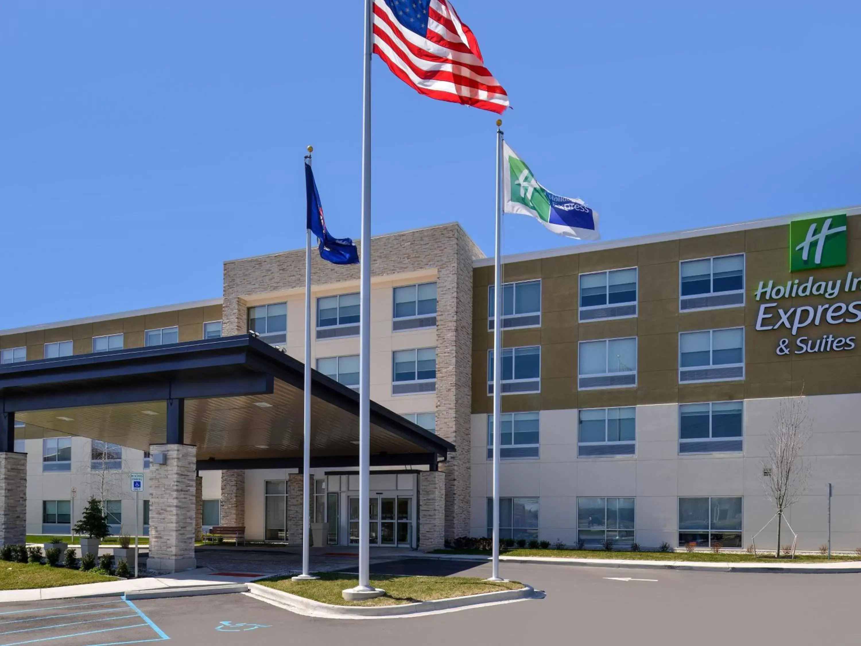 Property building in Holiday Inn Express & Suites - Brighton South - US 23, an IHG Hotel