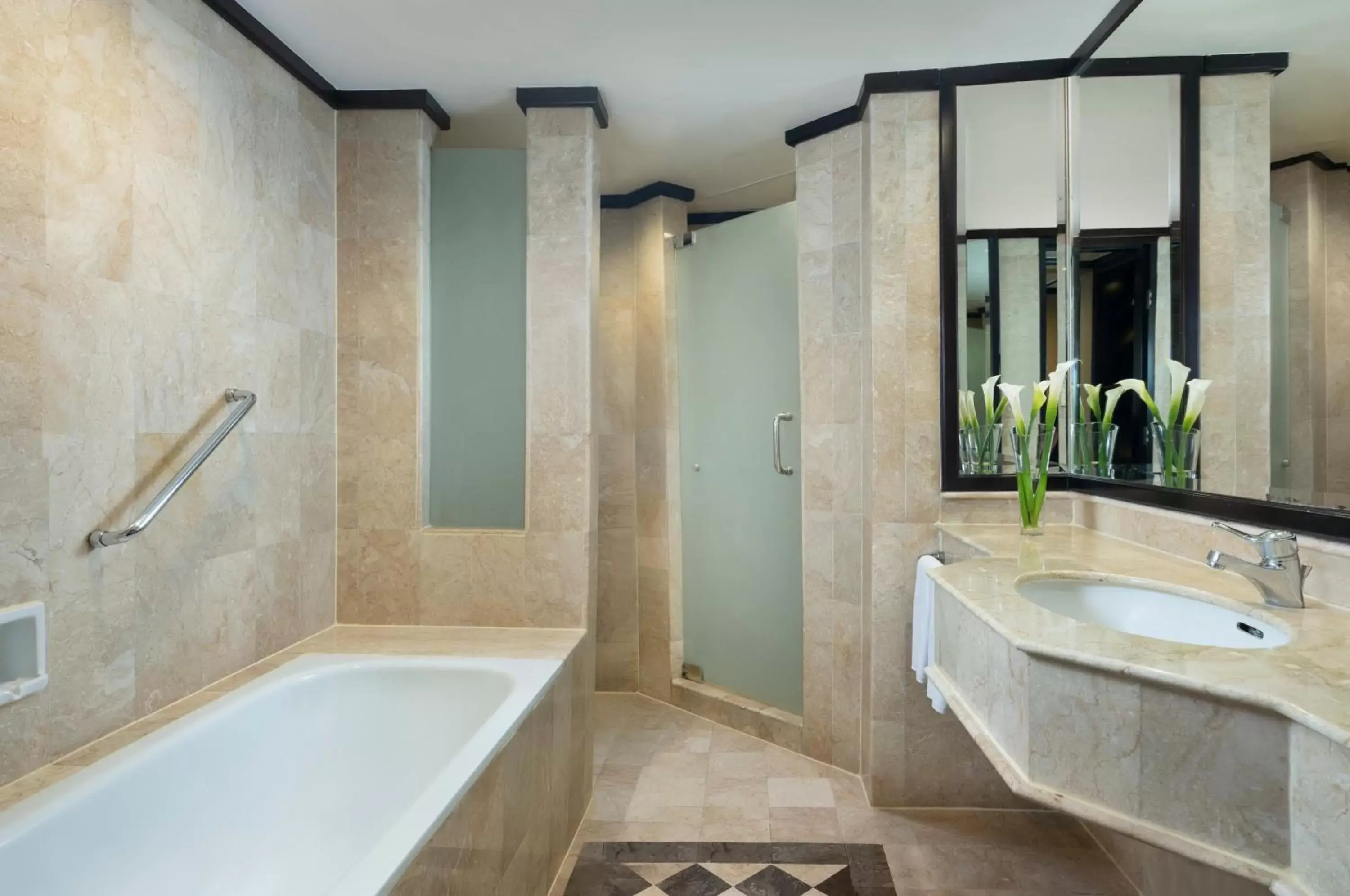 Shower, Bathroom in Hotel Ciputra Semarang managed by Swiss-Belhotel International