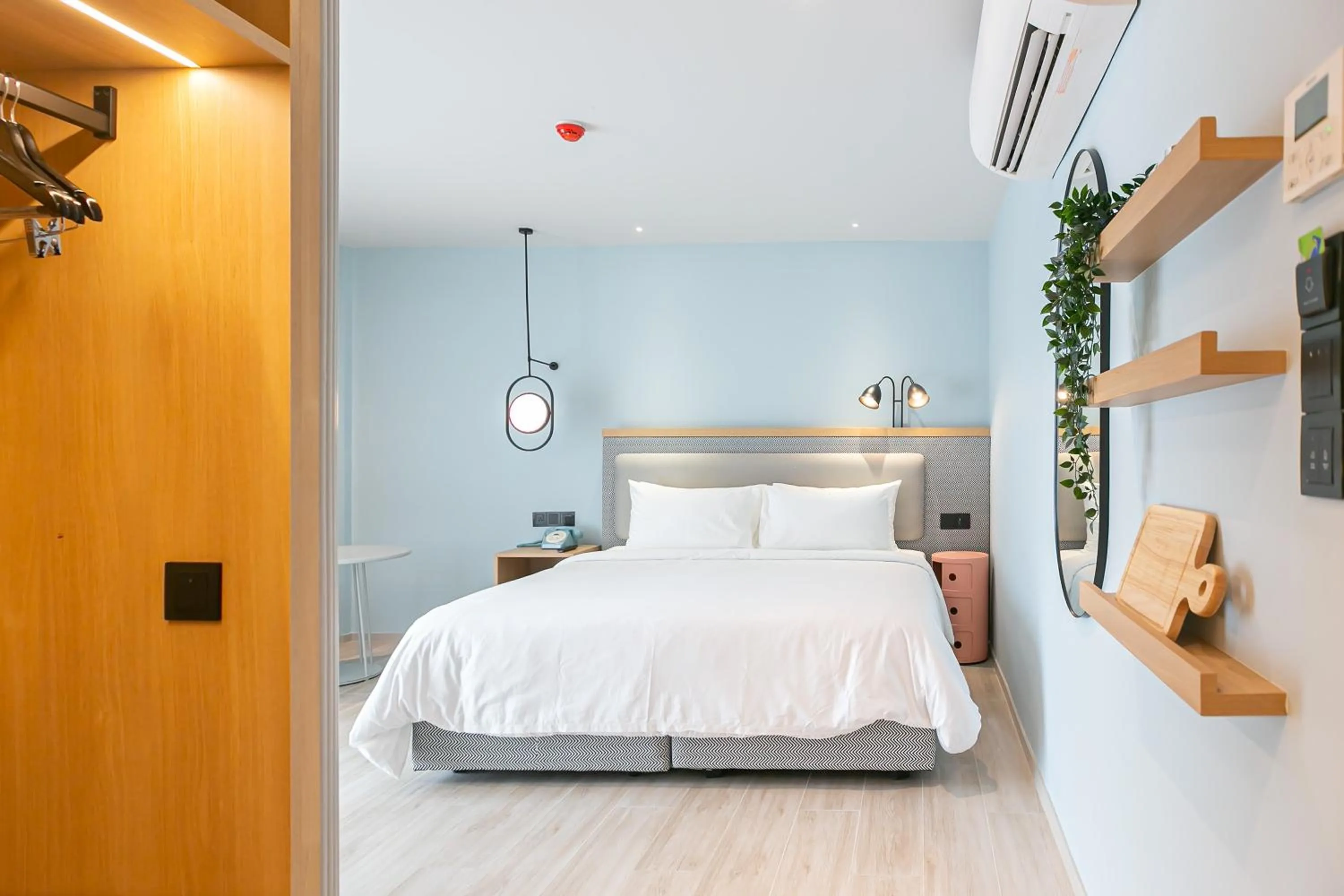 Bed in The SACHA Apart-Hotel Thonglor