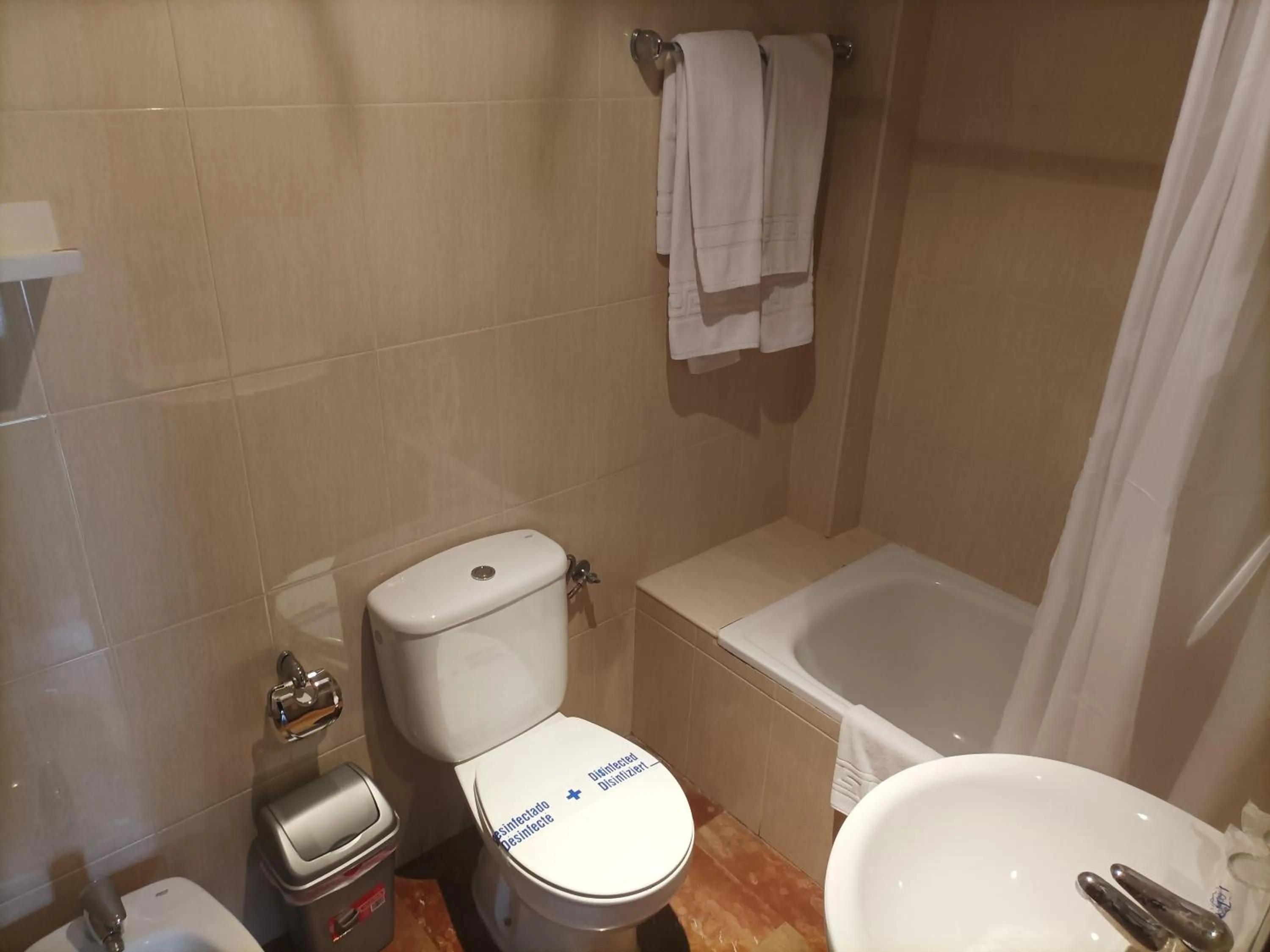 Bathroom in Hostal San Cayetano