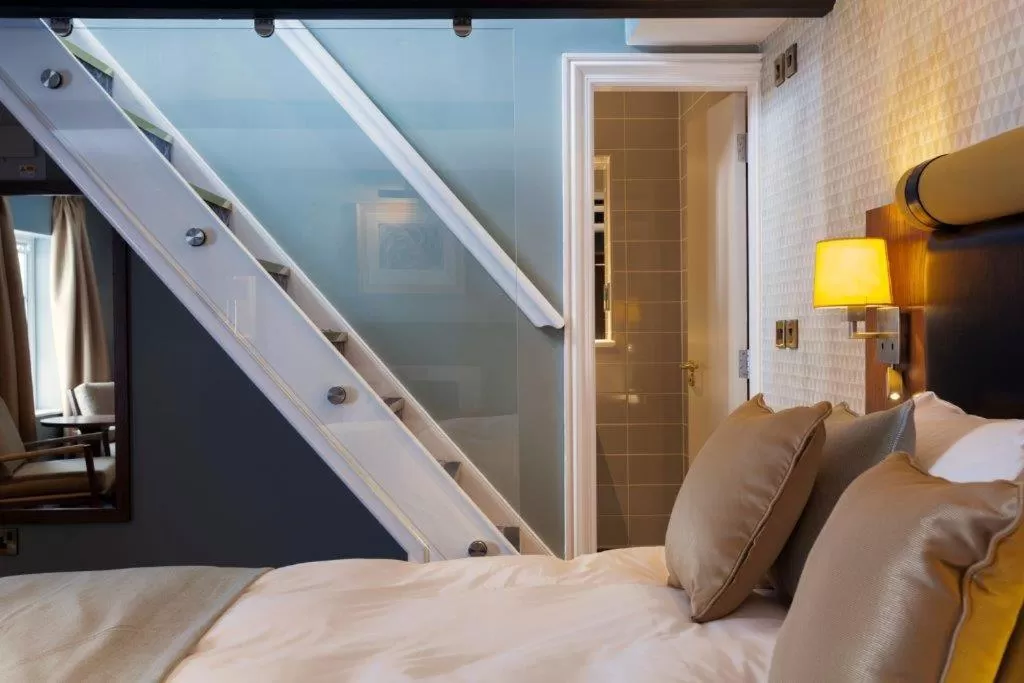 Bed in The Greyhound Wetherspoon