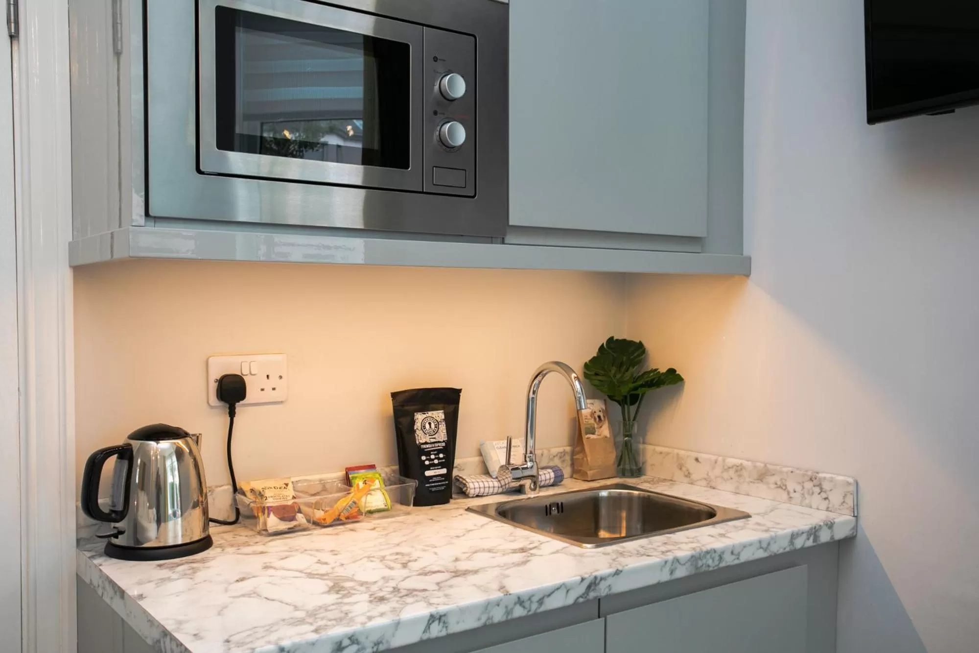 Coffee/tea facilities in Stay Coastal