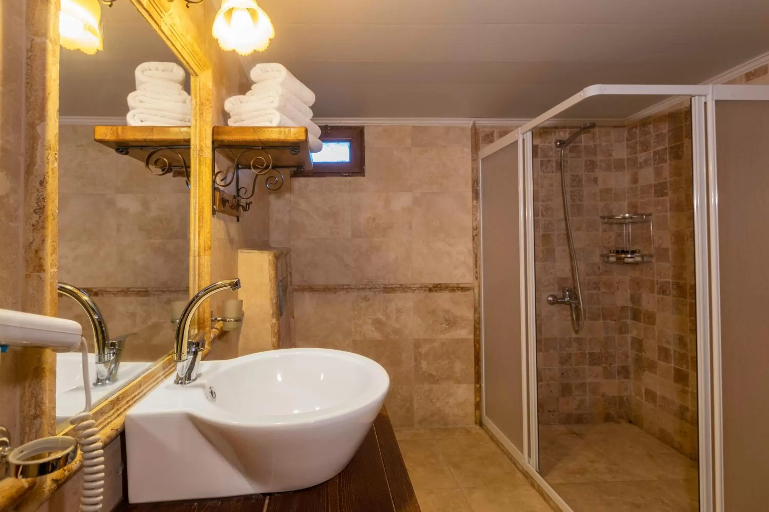 Bathroom in Maron Stone House