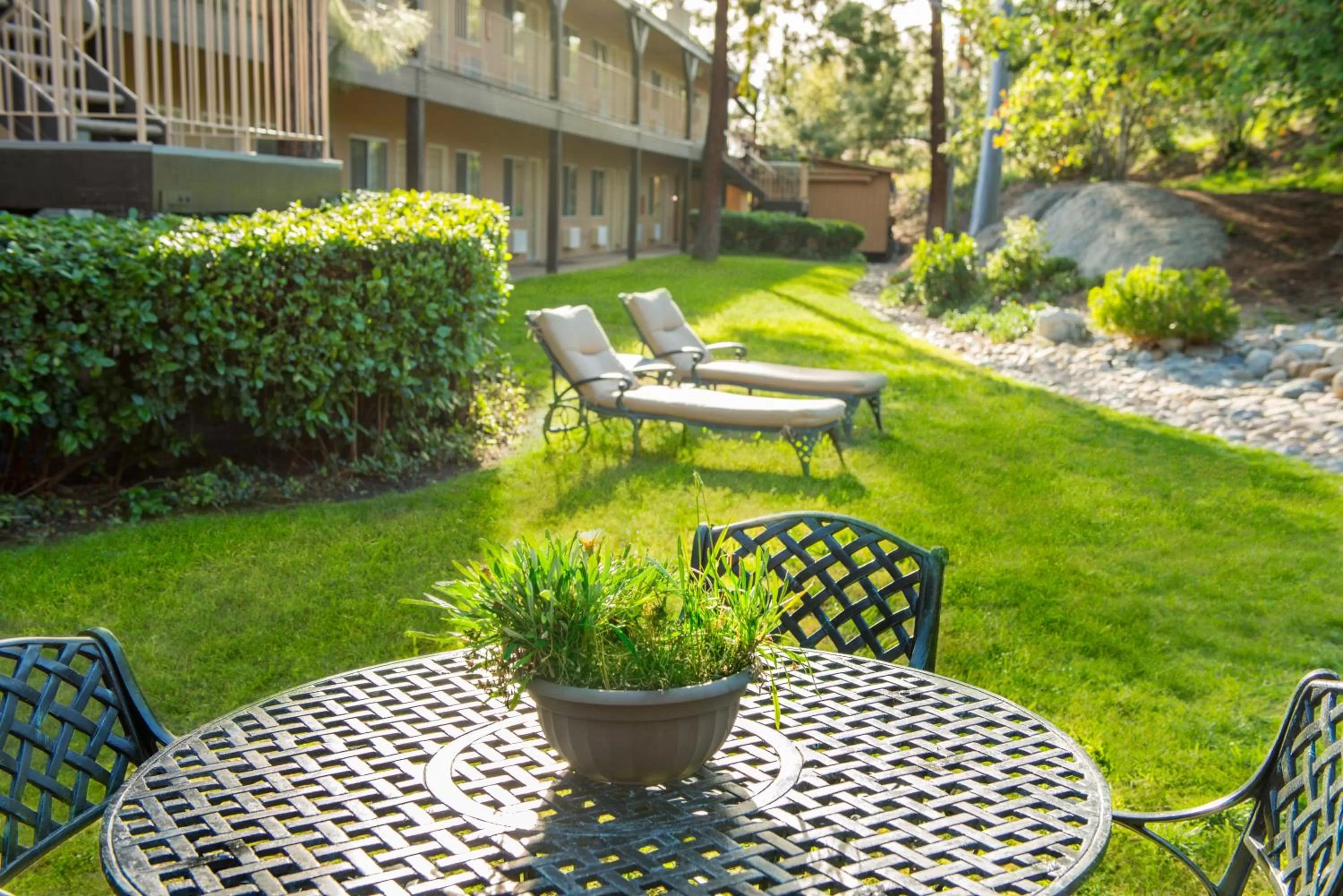 Patio in Ayres Lodge Alpine