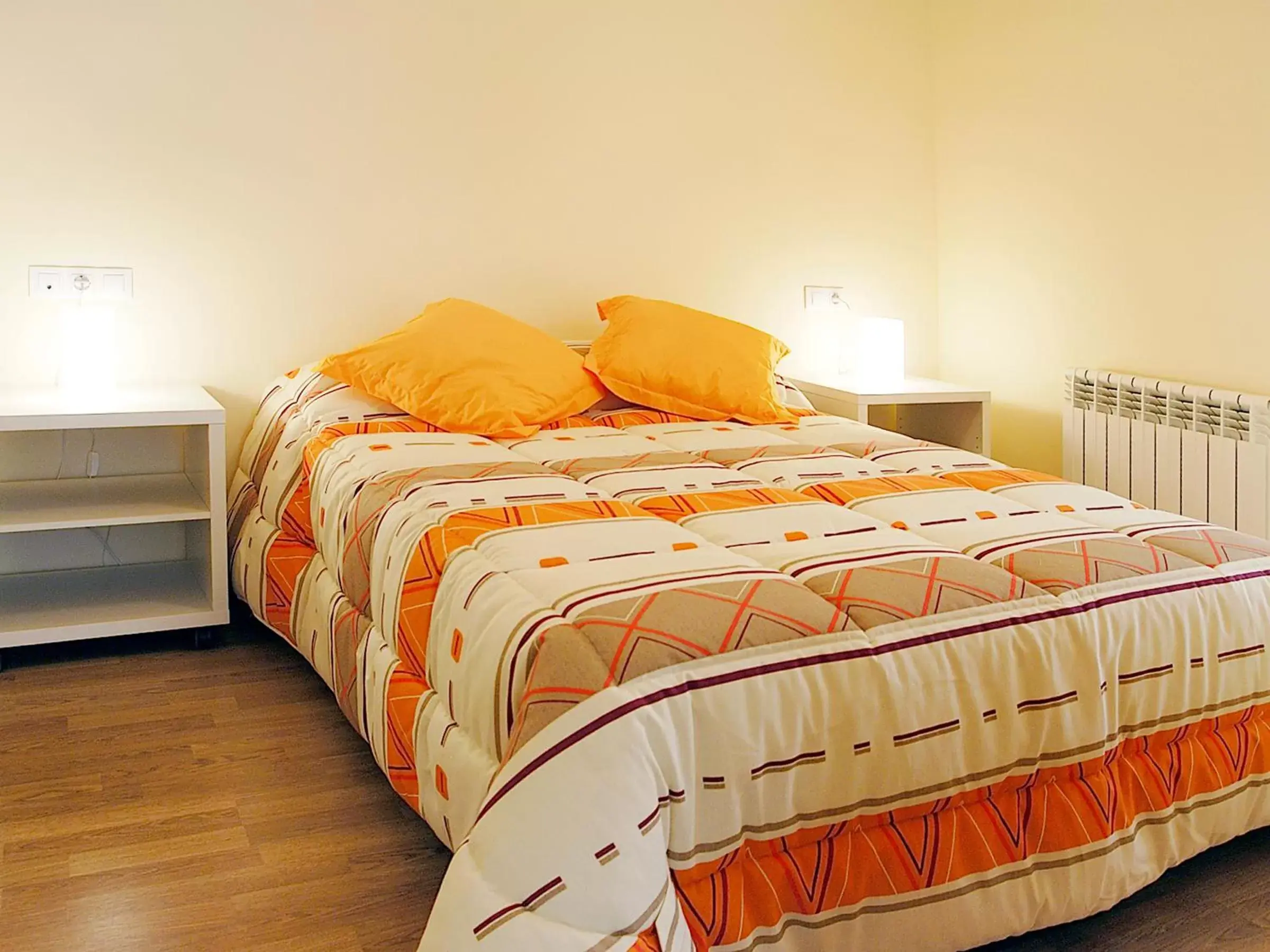 Bed in Aparthotel Nou Vielha