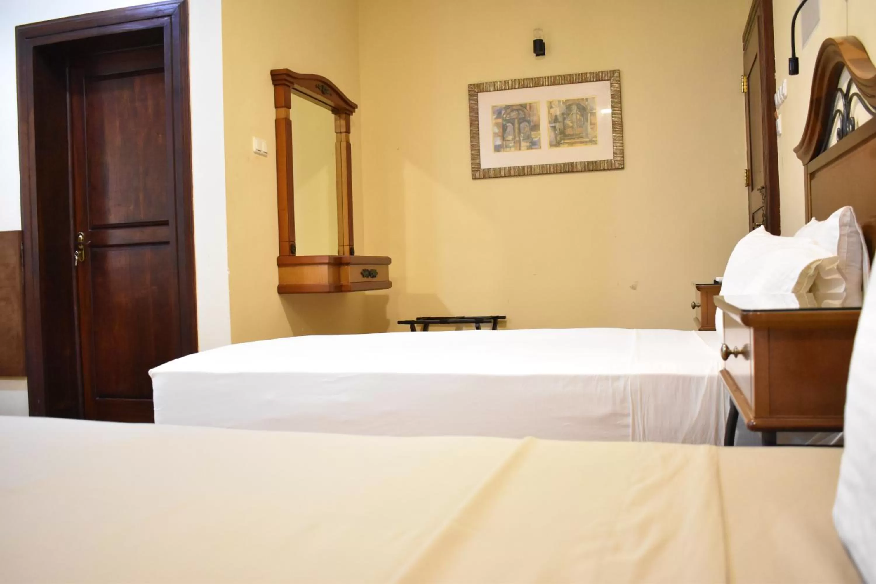Bed in Hotel 4 U Saliya Garden