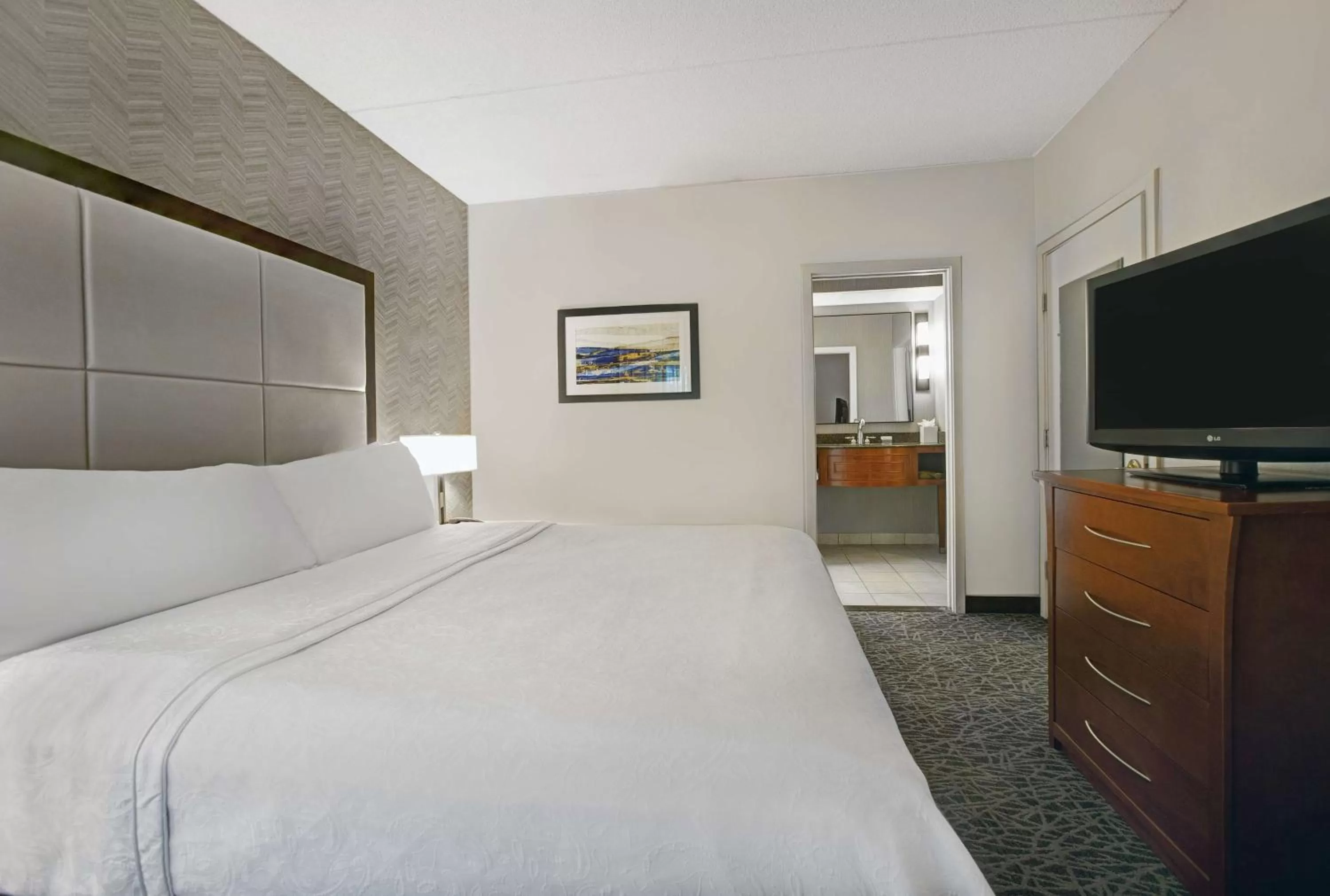 Bed in Homewood Suites by Hilton Chicago-Lincolnshire