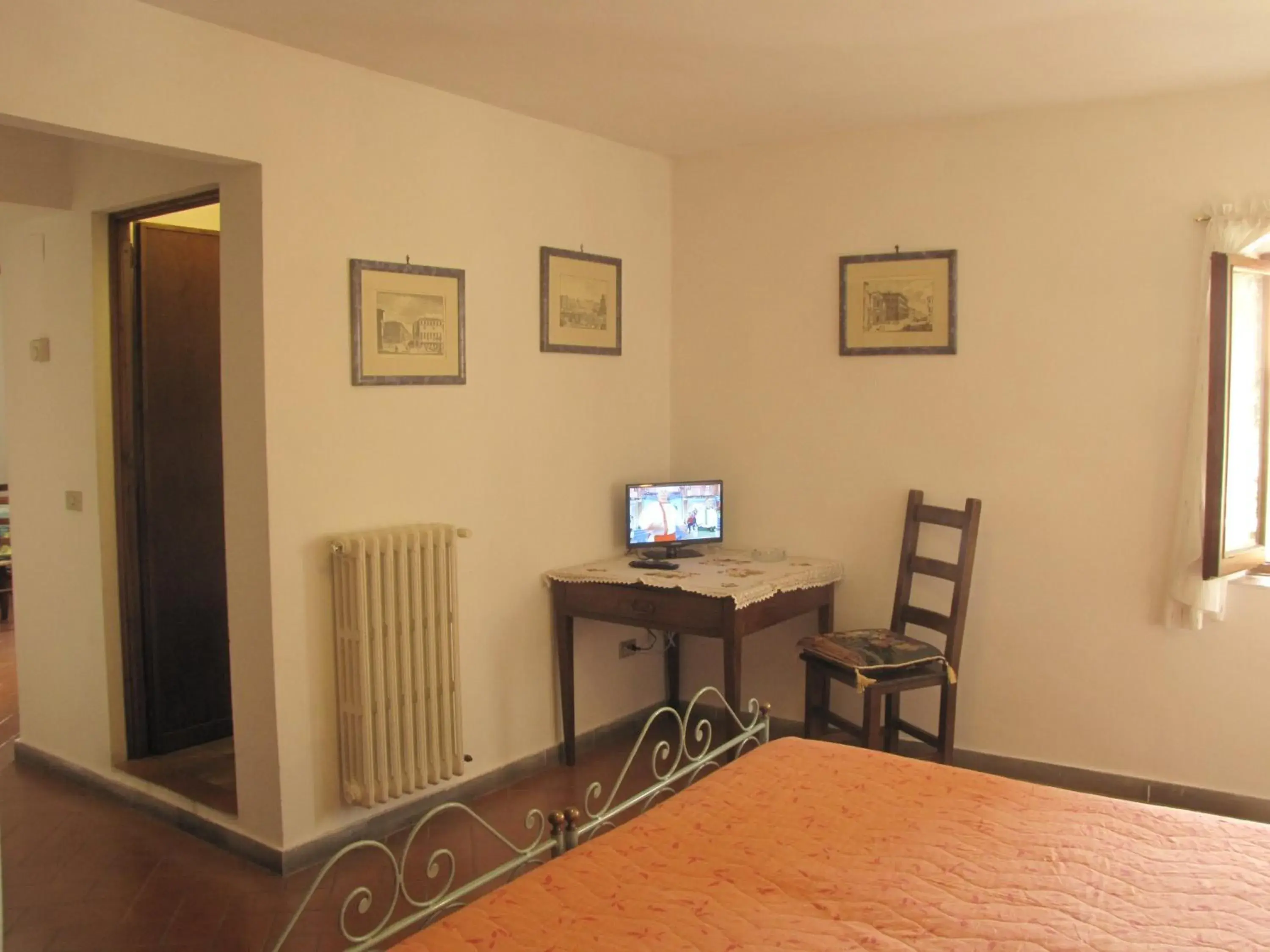 Bedroom, TV/Entertainment Center in Residence Casprini da Omero