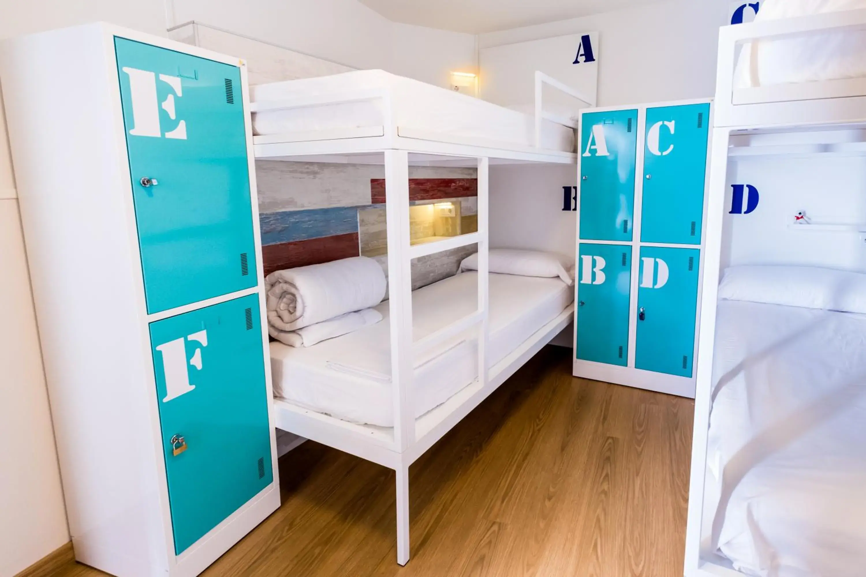 Photo of the whole room, Bunk Bed in Far Home Bernabeu