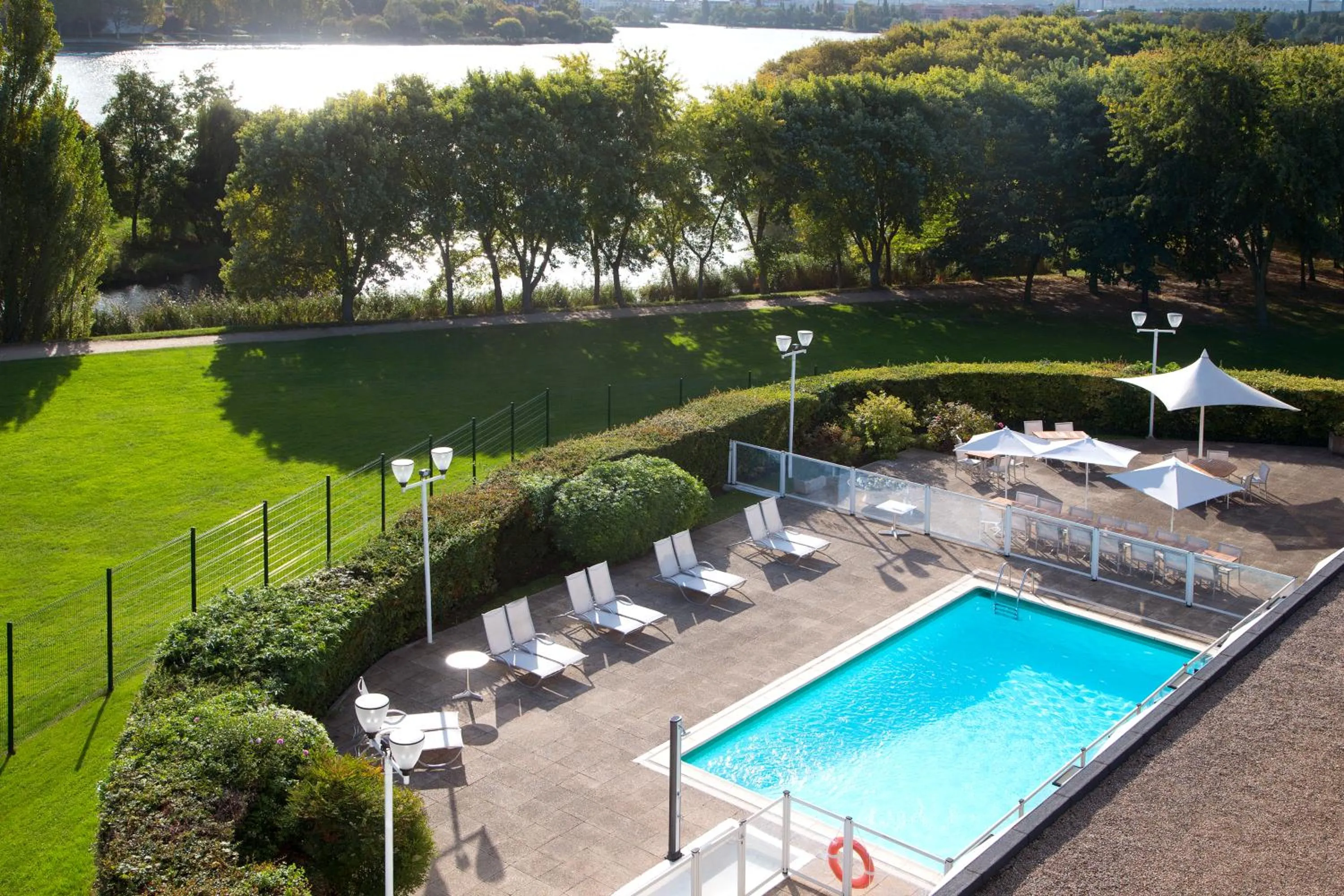 Swimming pool in Novotel Paris Créteil Le Lac