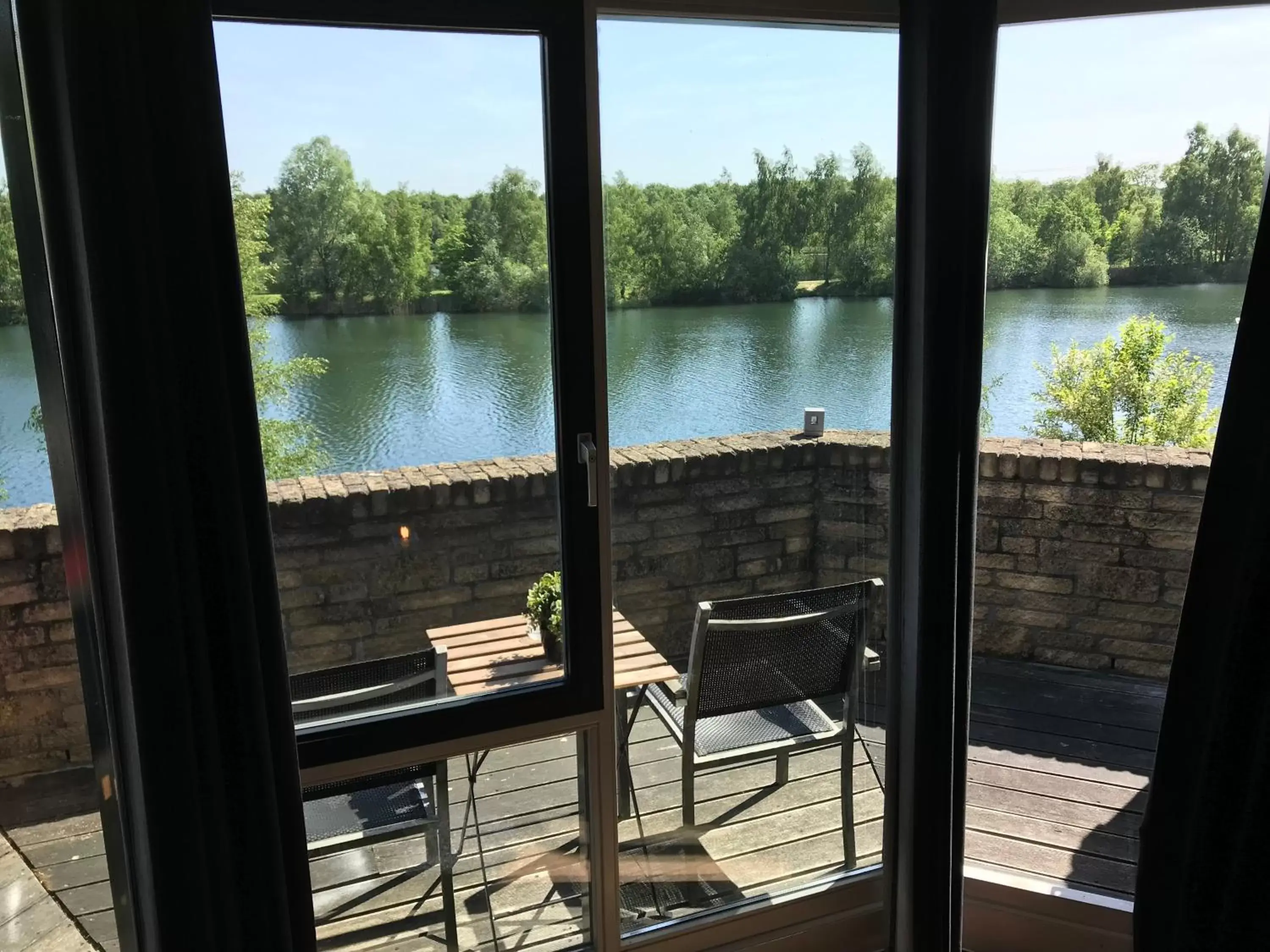 Balcony/Terrace, Lake View in Hotel Buenos