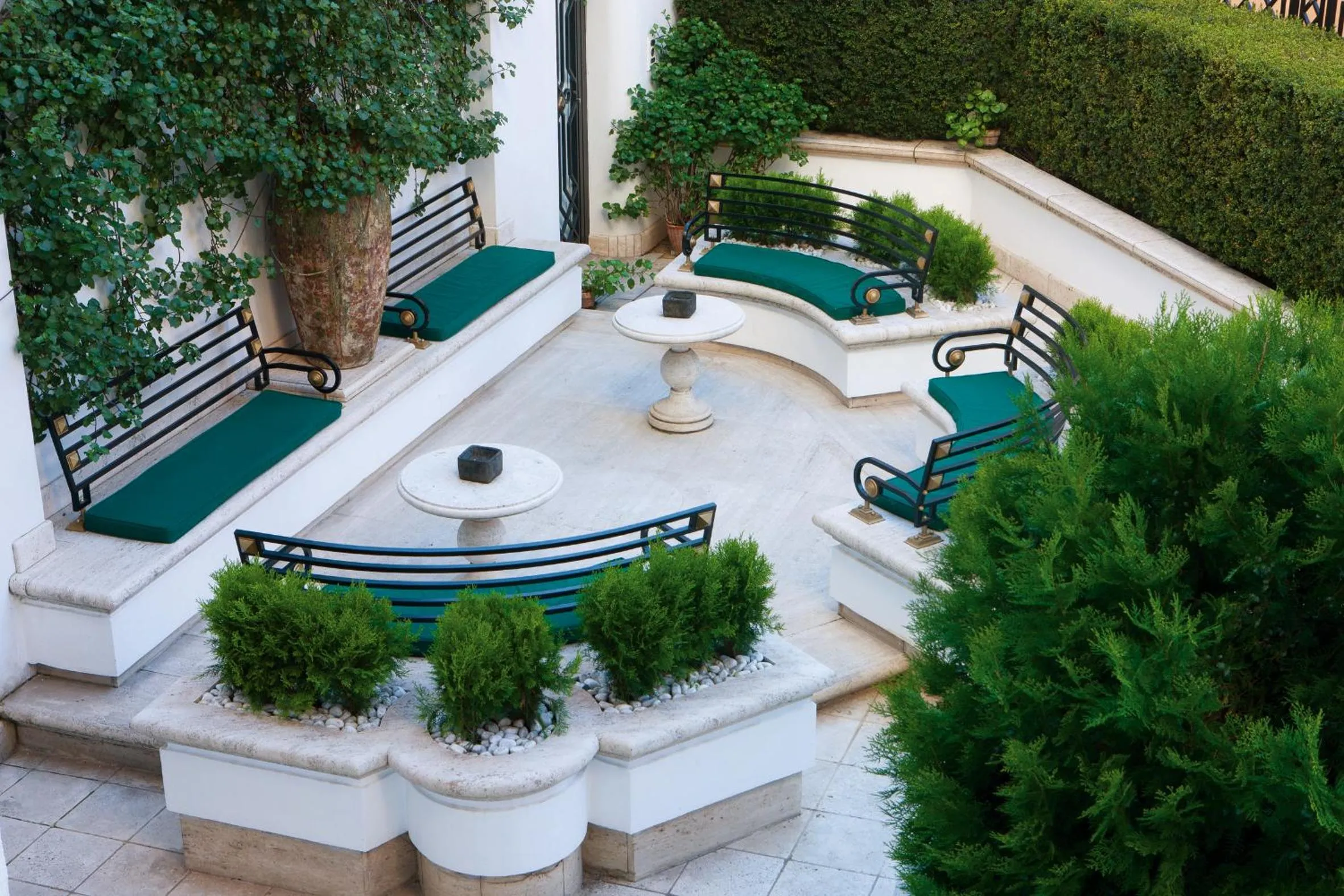 Garden in Hotel Lord Byron - Small Luxury Hotels of the World