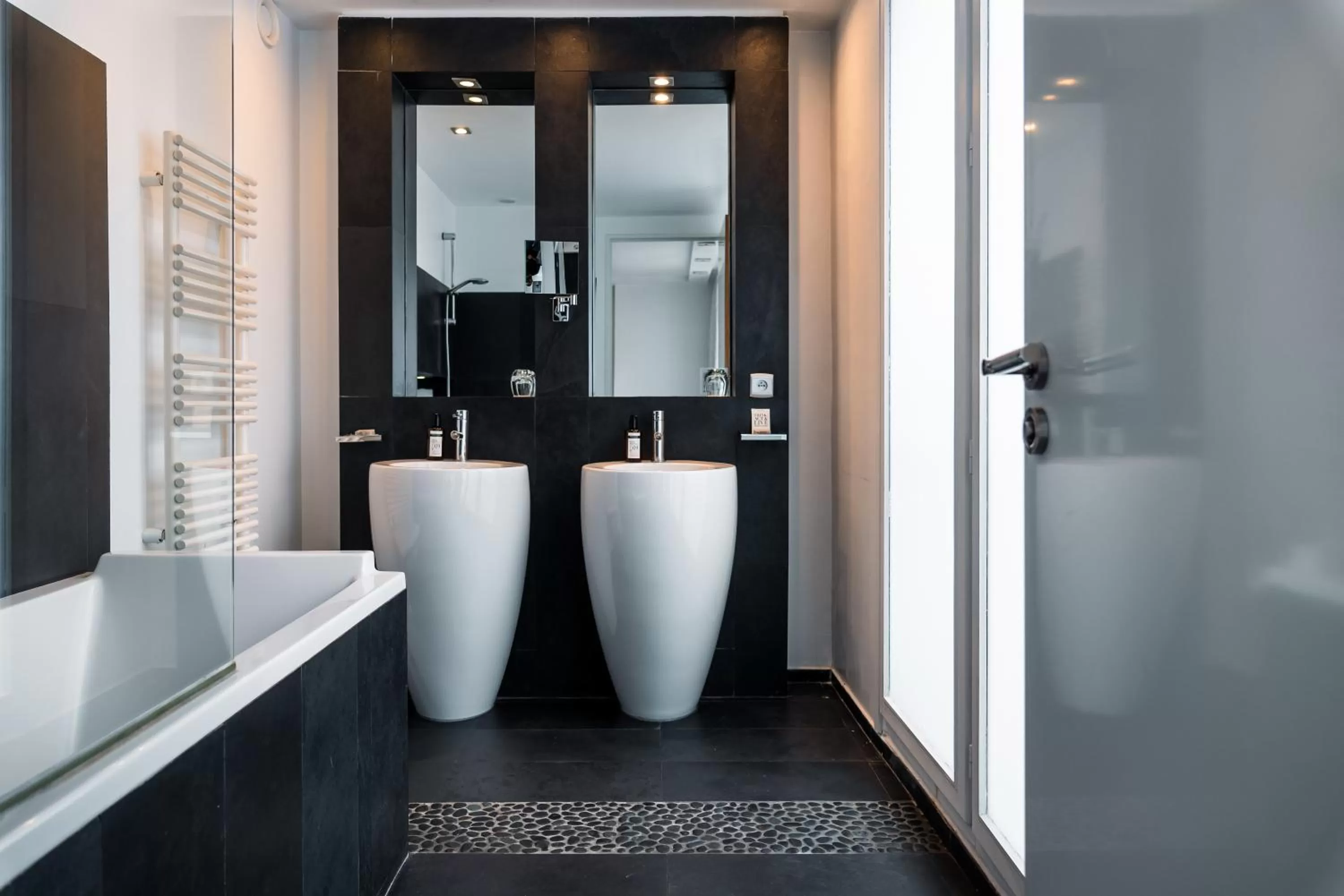 Bathroom in 1K Paris