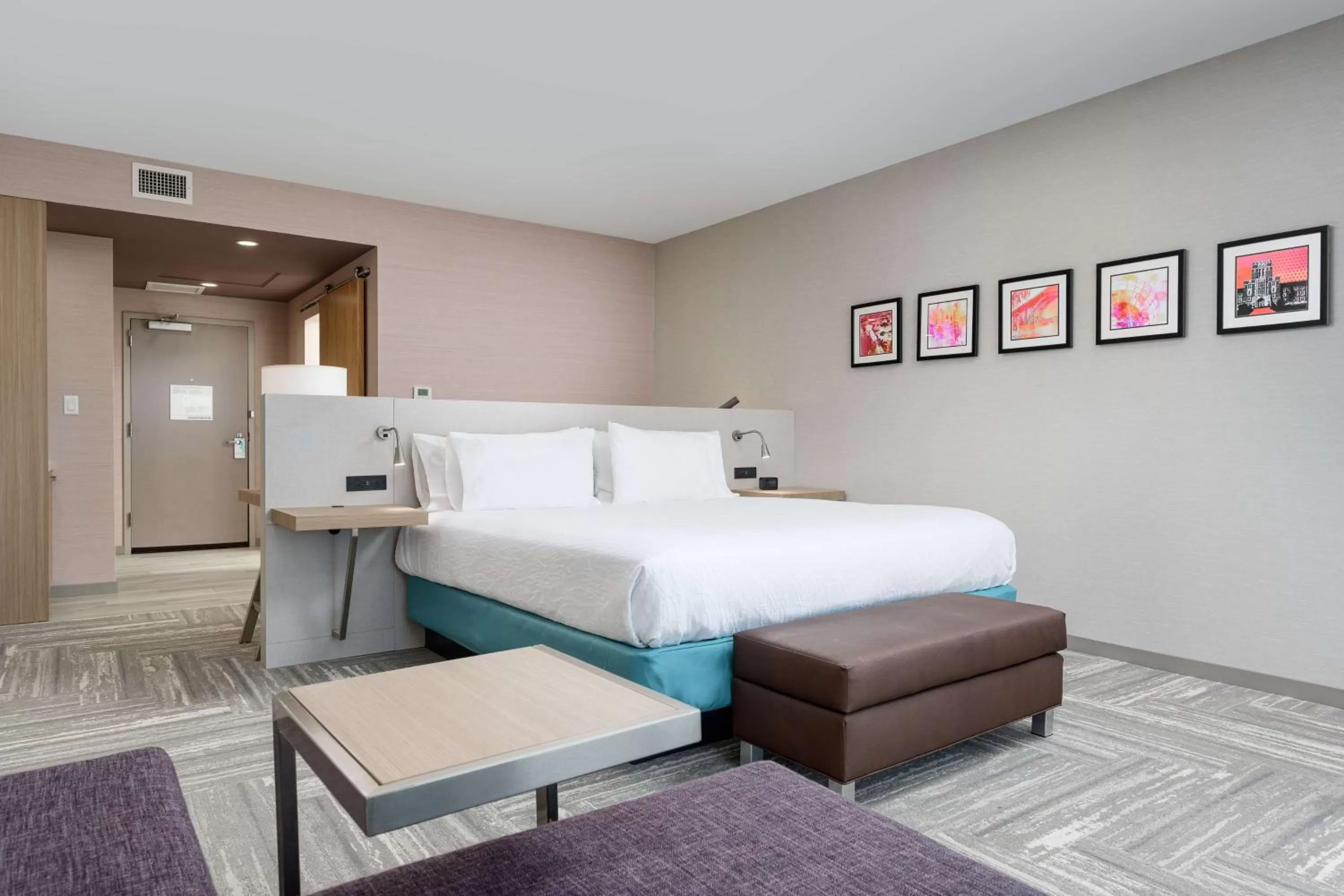 Deluxe King Room in Hilton Garden Inn Knoxville Papermill Drive, Tn