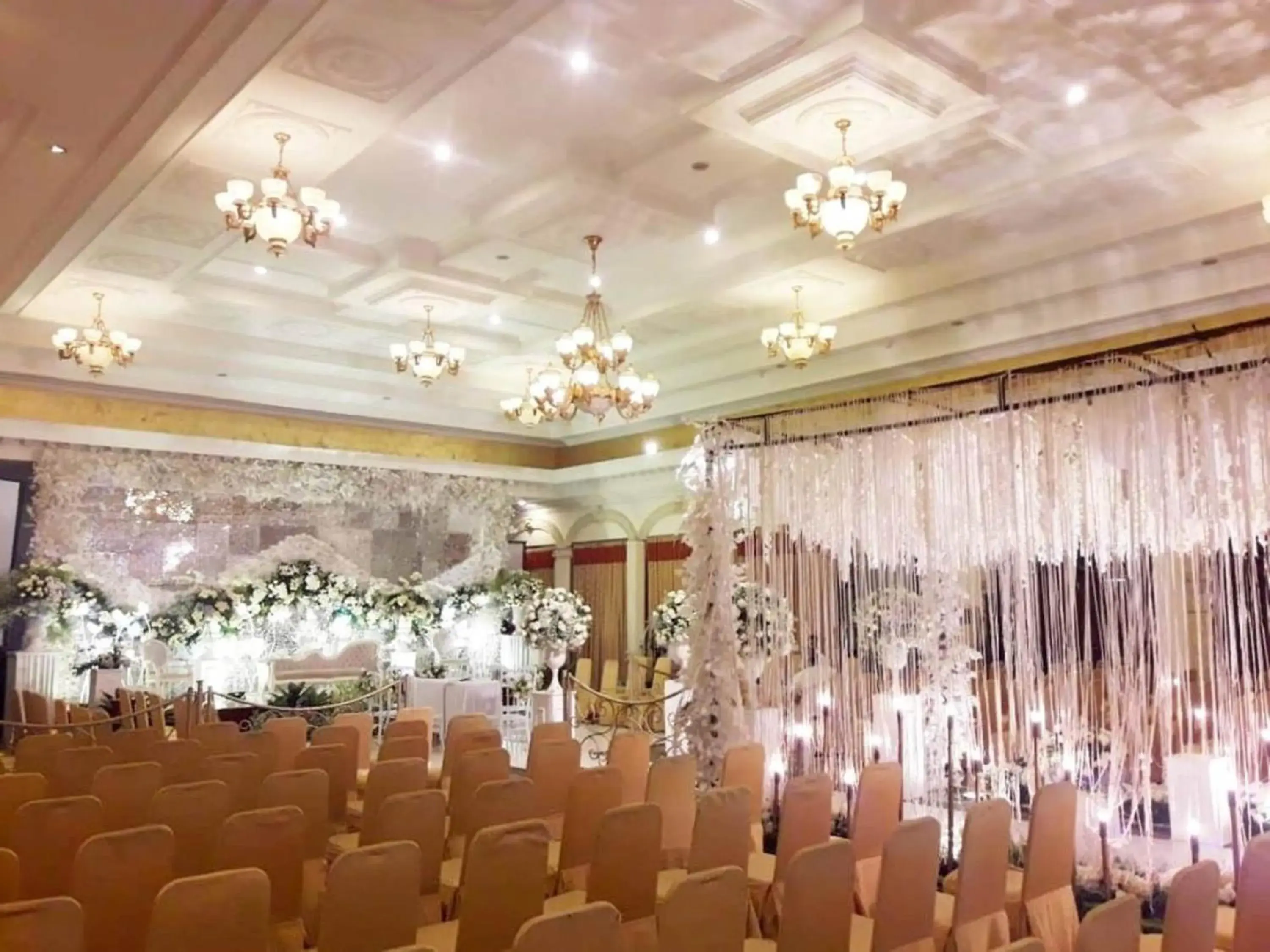 wedding, Banquet Facilities in The Grand Palace Hotel Malang